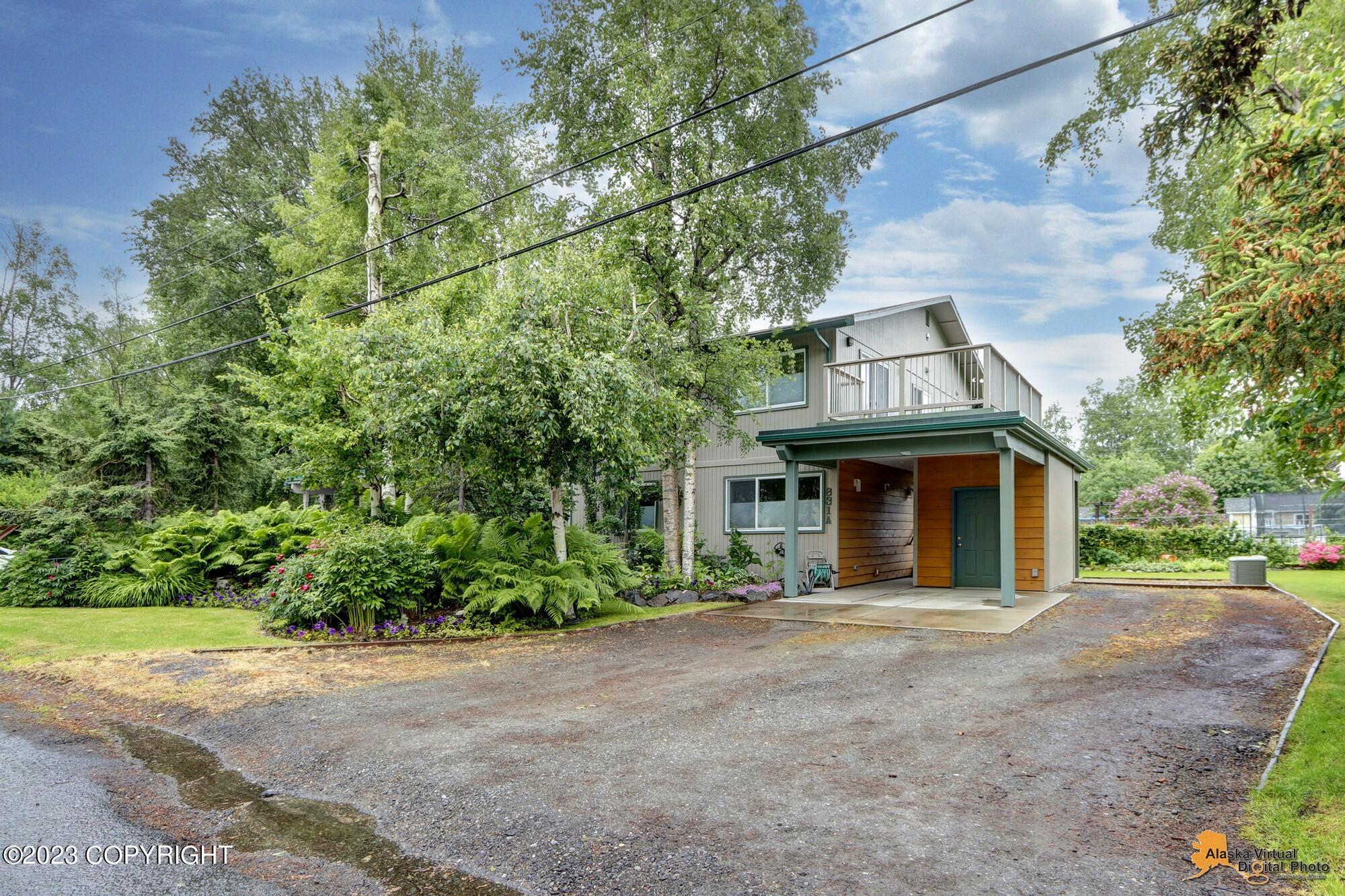831 W 54th Avenue