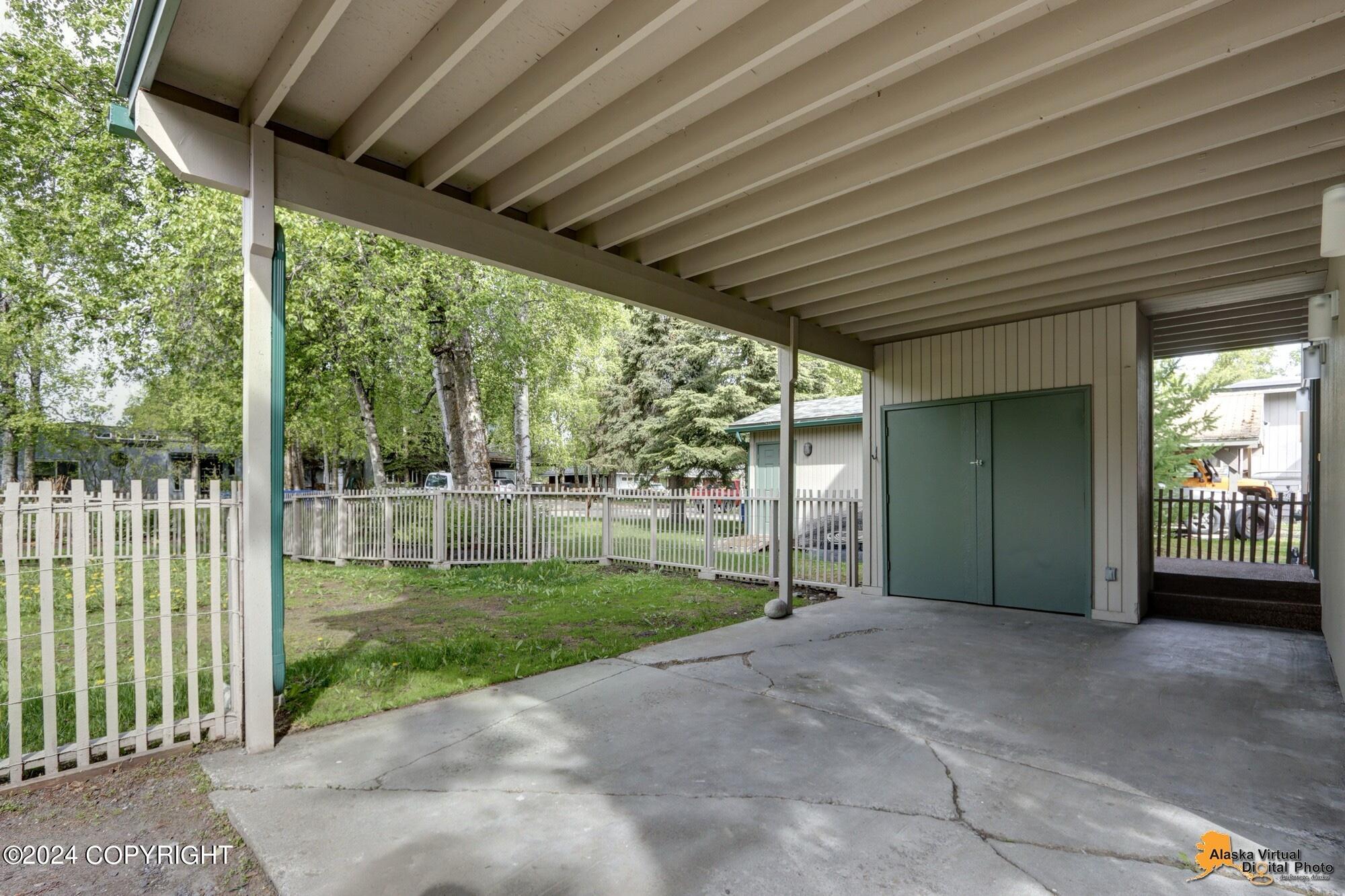 831 W 54th Avenue