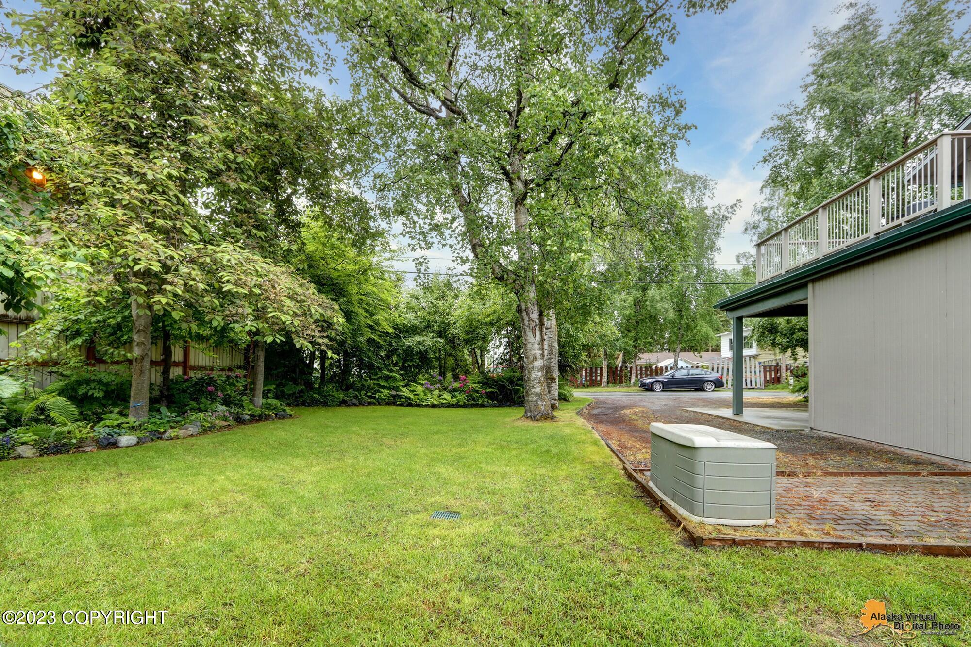 831 W 54th Avenue