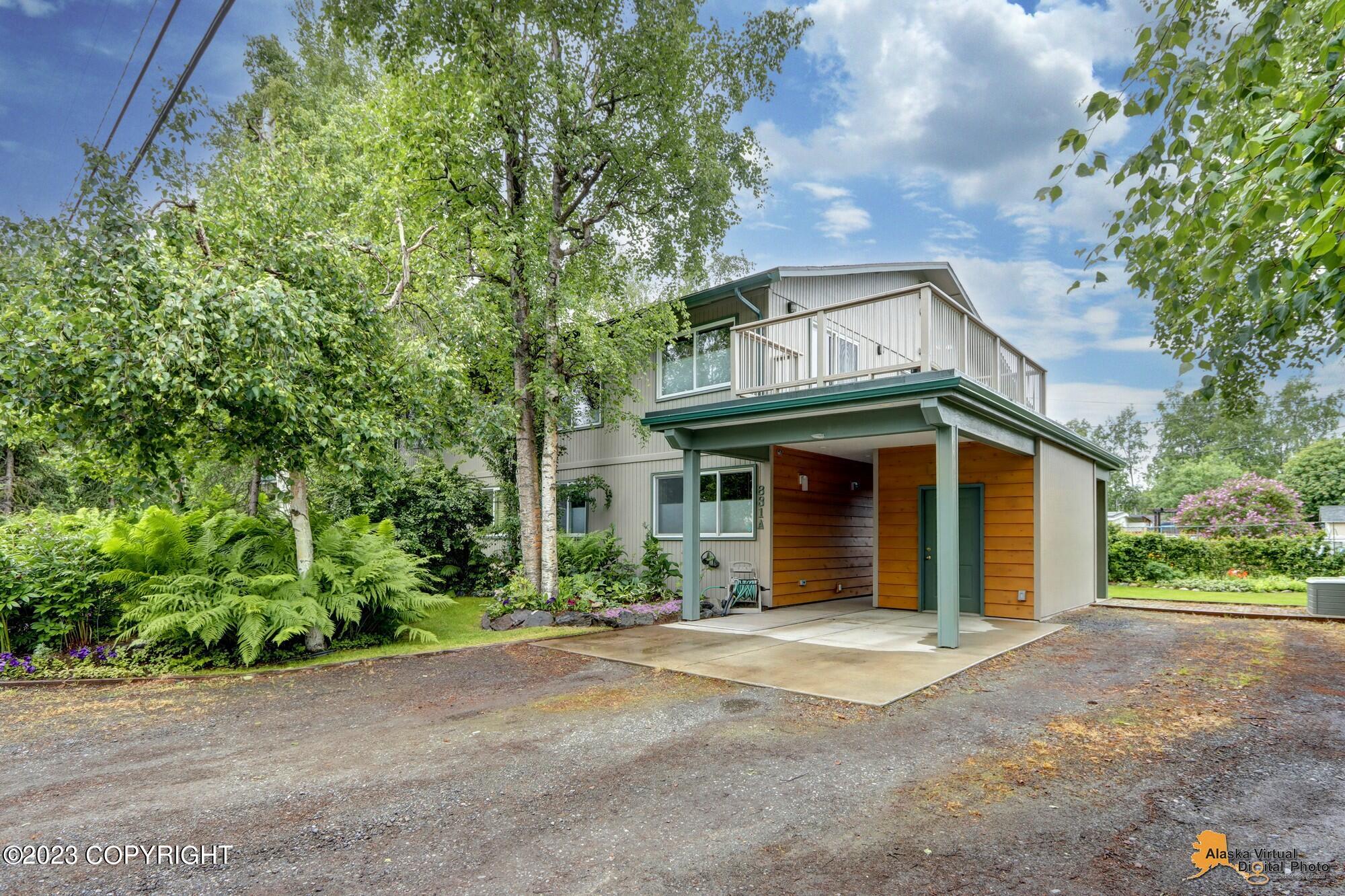 831 W 54th Avenue