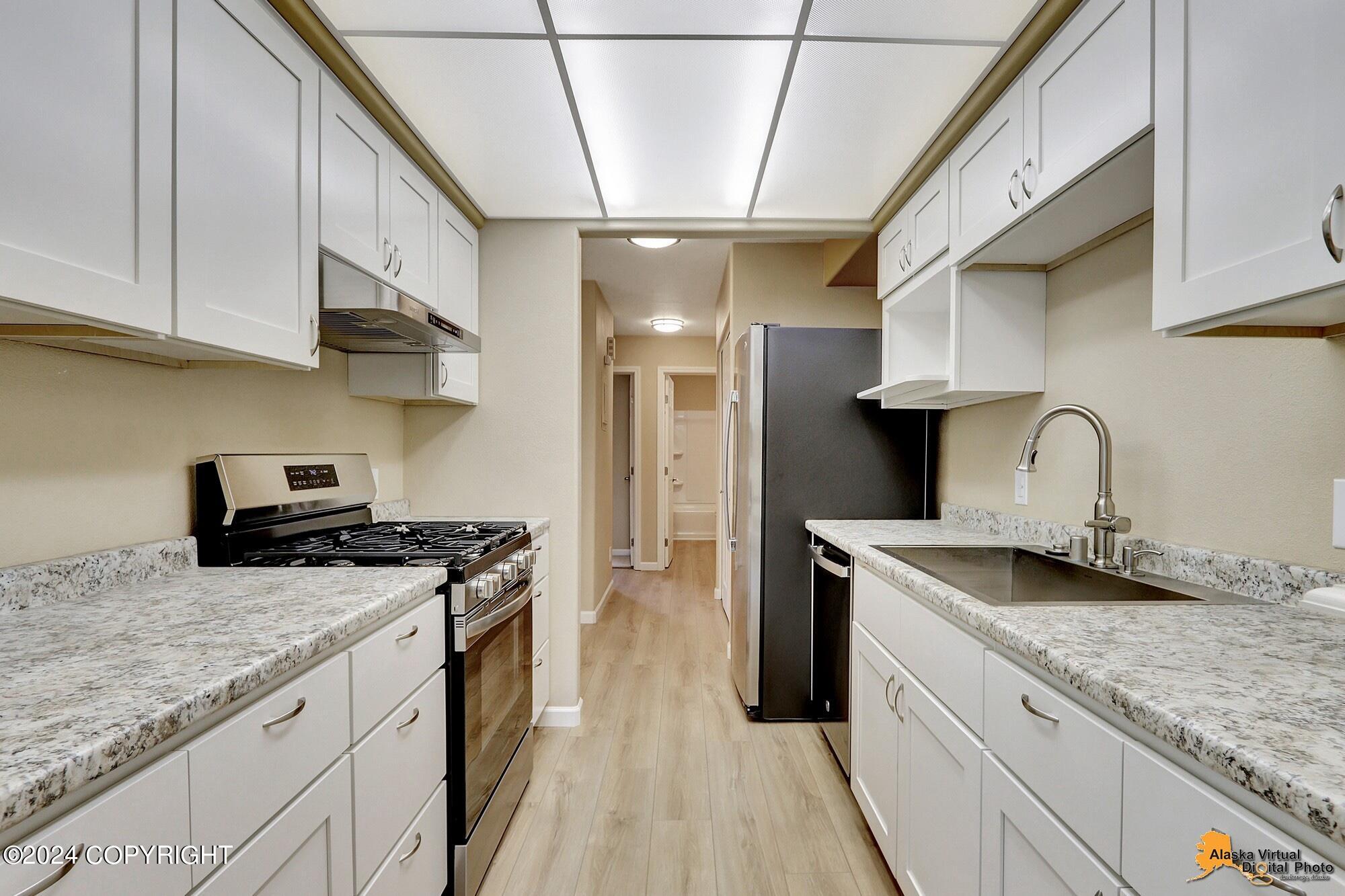 831 W 54th Avenue