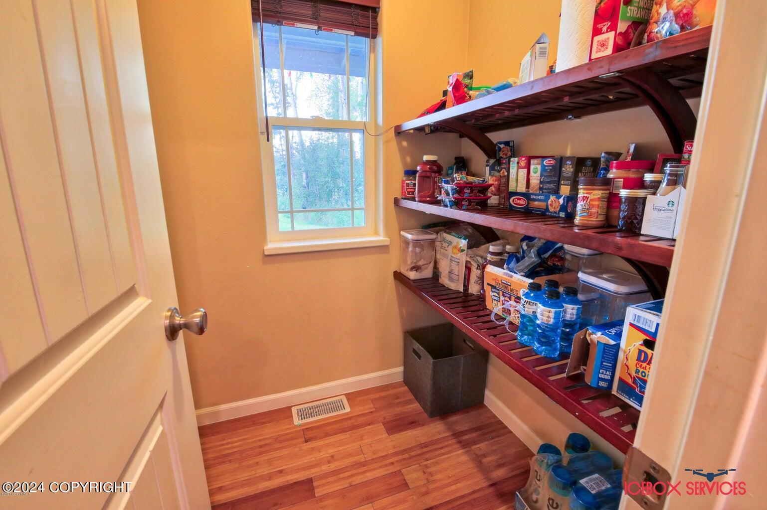 5923 E Summit Circle