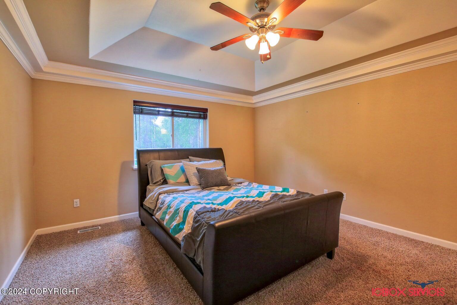 5923 E Summit Circle