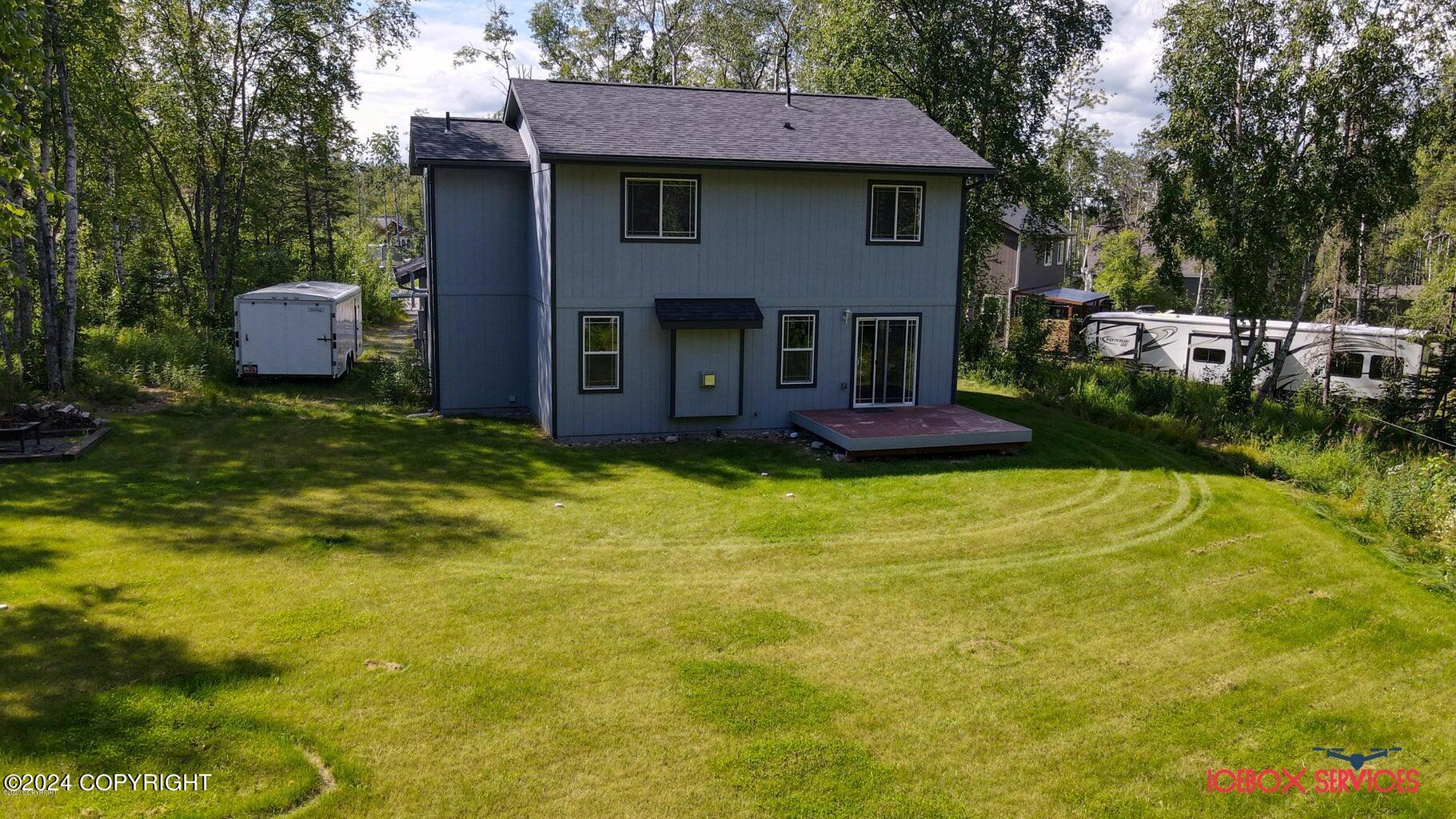 5923 E Summit Circle