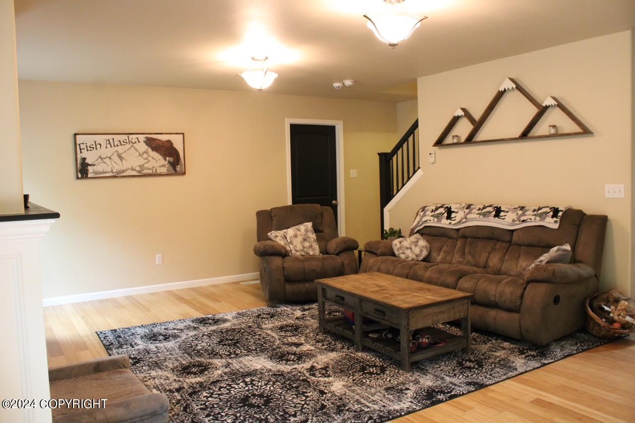 5923 E Summit Circle