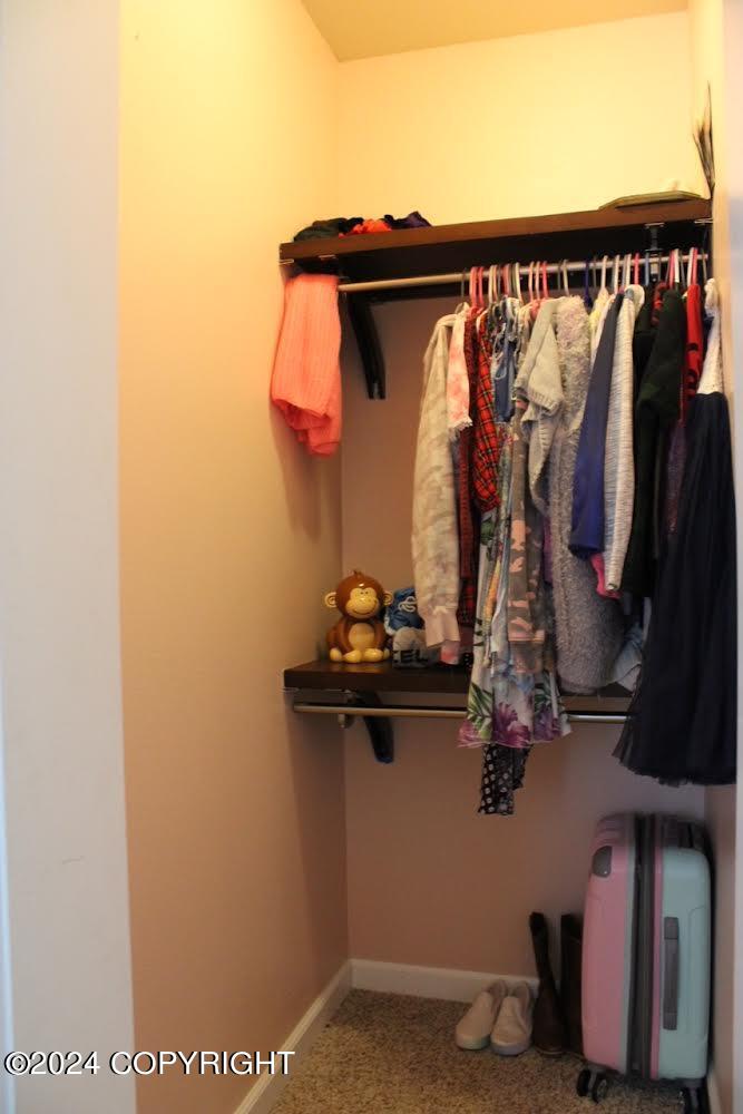 5923 E Summit Circle