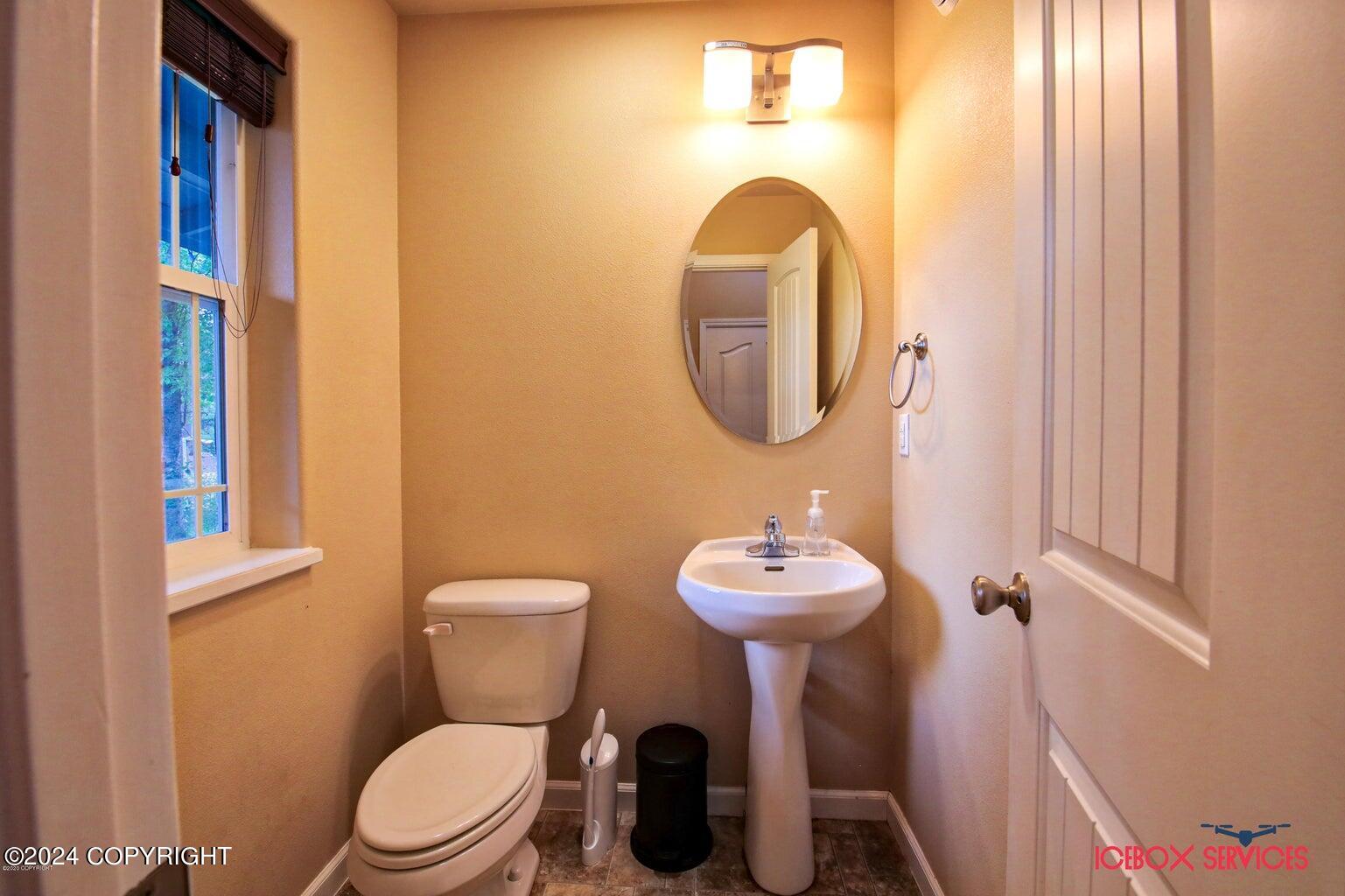 5923 E Summit Circle