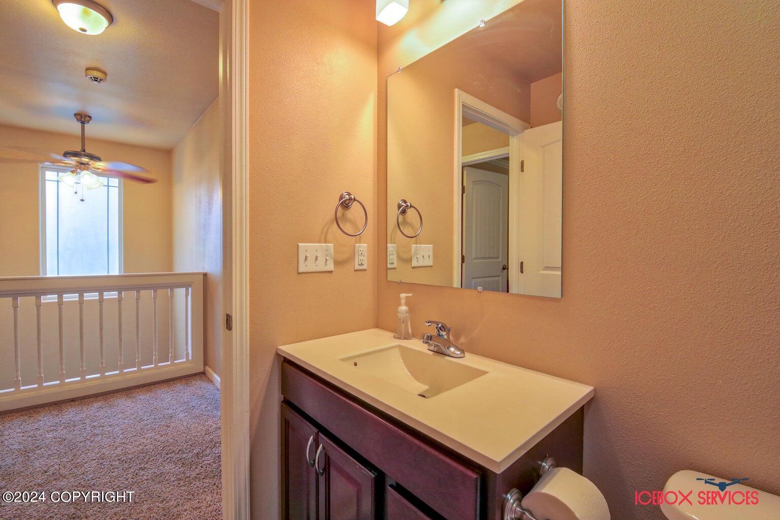 5923 E Summit Circle