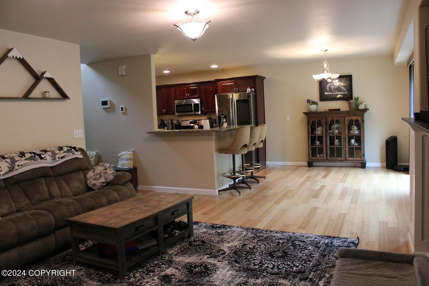 5923 E Summit Circle