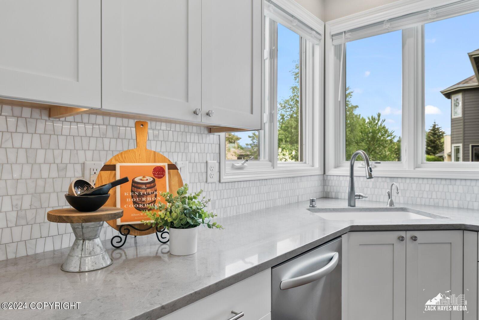 3401 Southbluff Circle