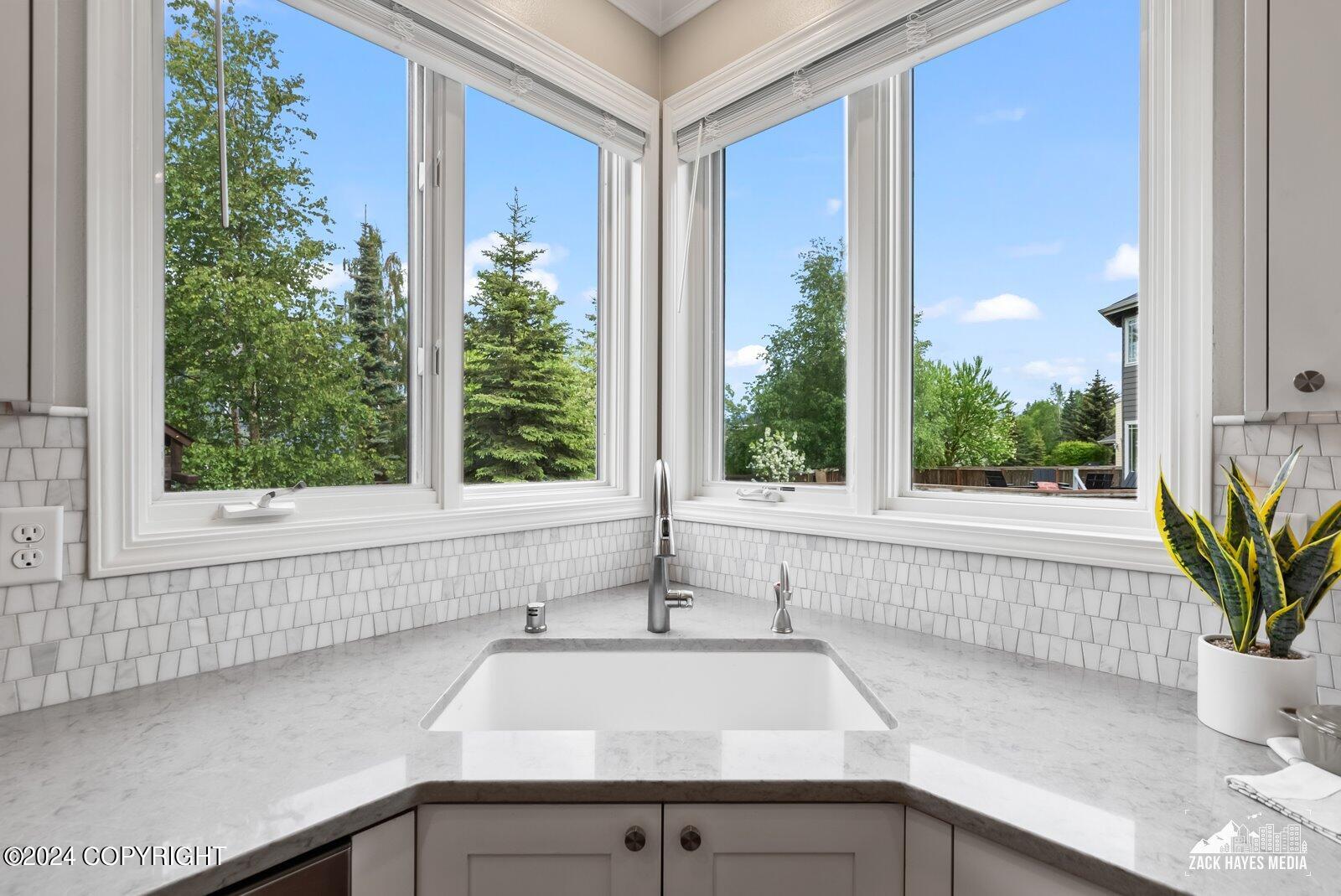 3401 Southbluff Circle