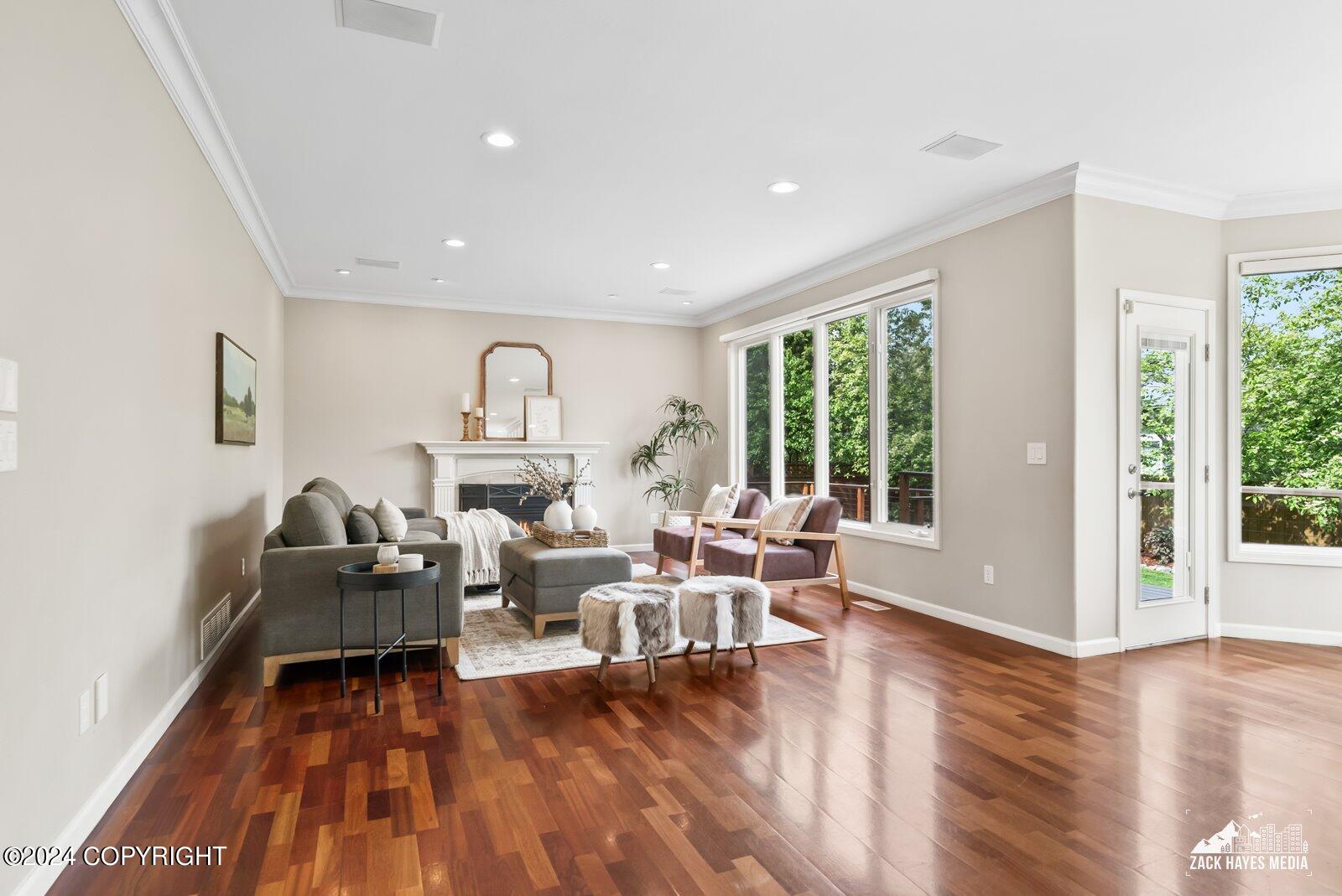 3401 Southbluff Circle