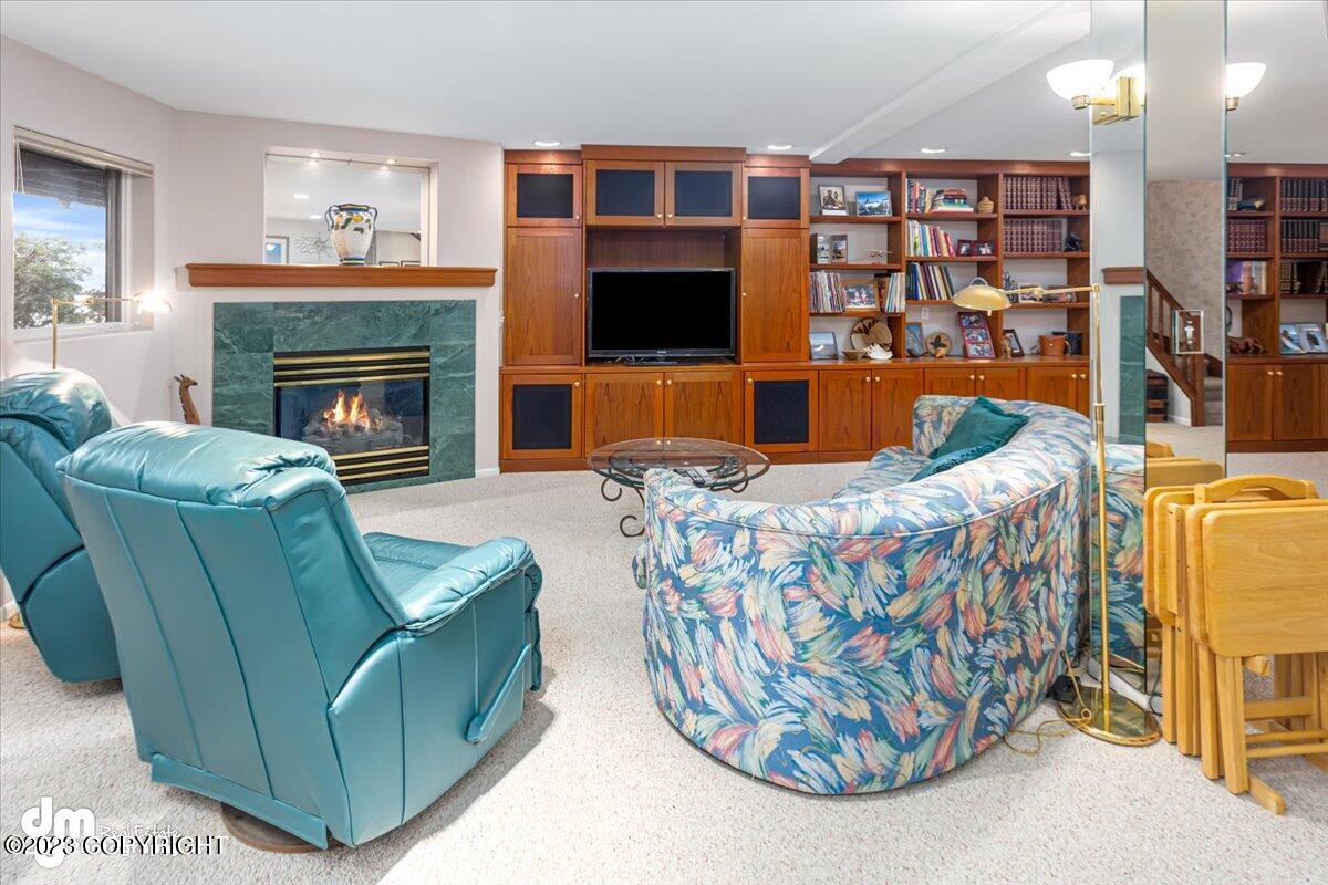 6222 W Dimond Boulevard