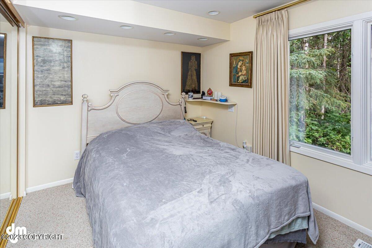 6222 W Dimond Boulevard