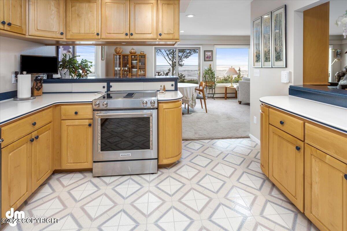 6222 W Dimond Boulevard