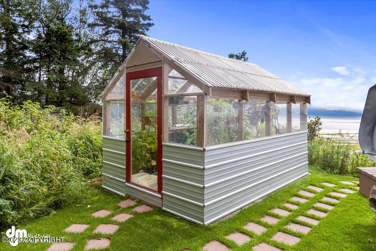 6222 W Dimond Boulevard