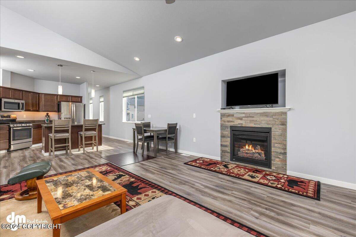 8802 DRY CREEK LOOP Loop