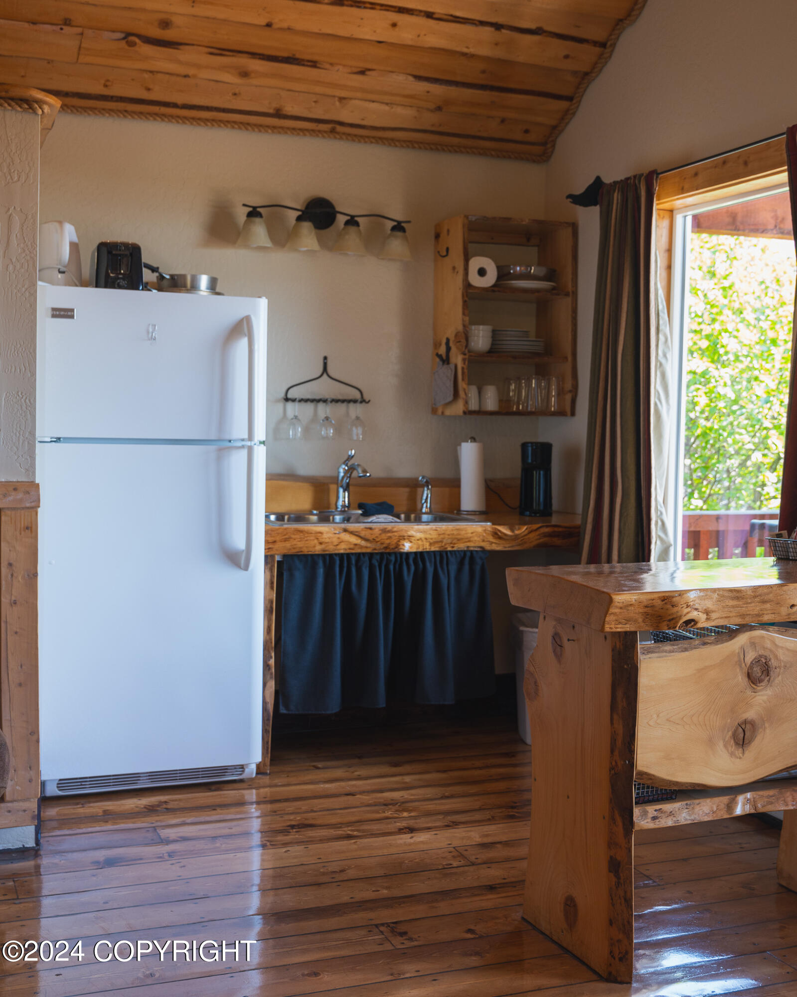 3685 Sterling Highway