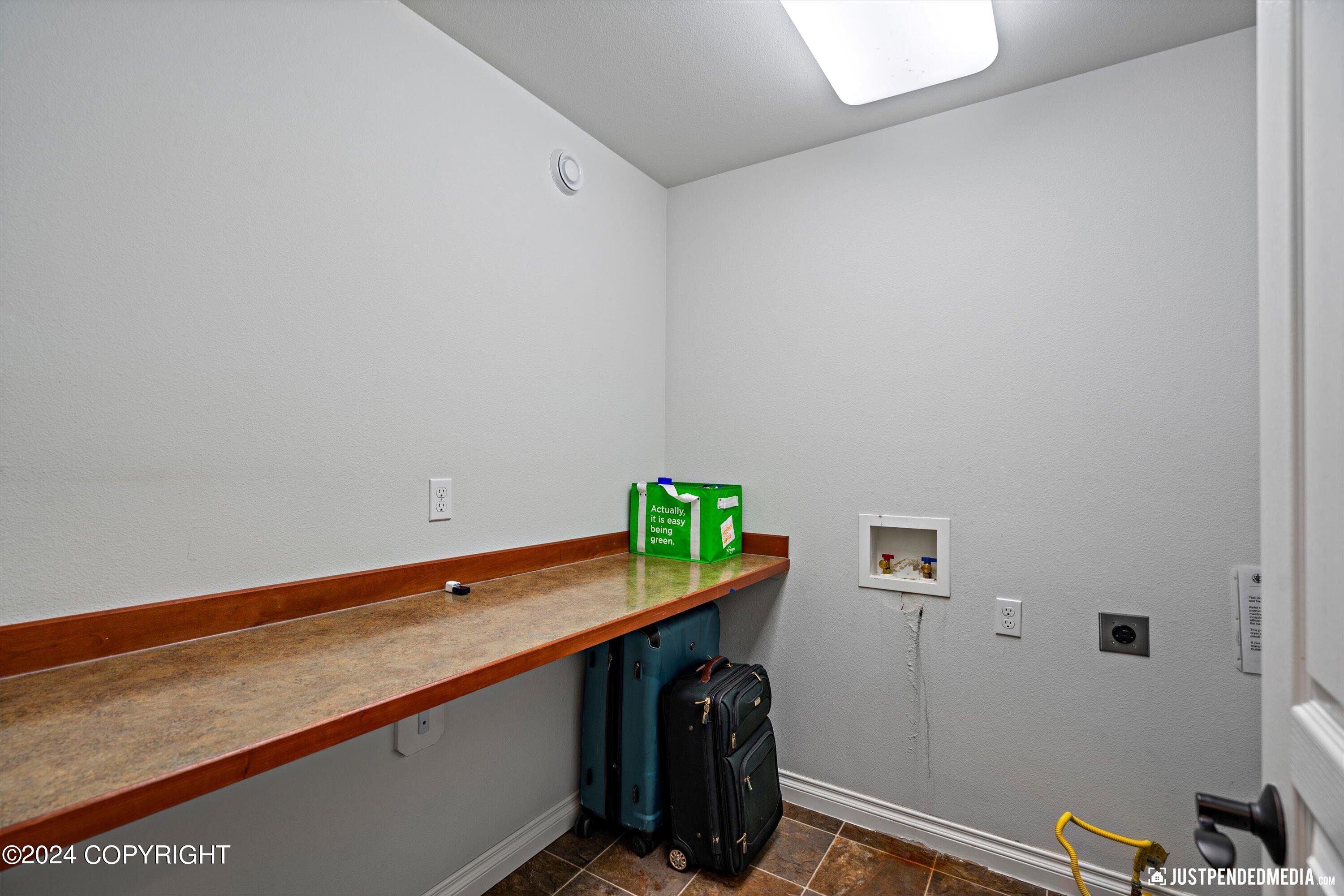 3332 Morgan Loop