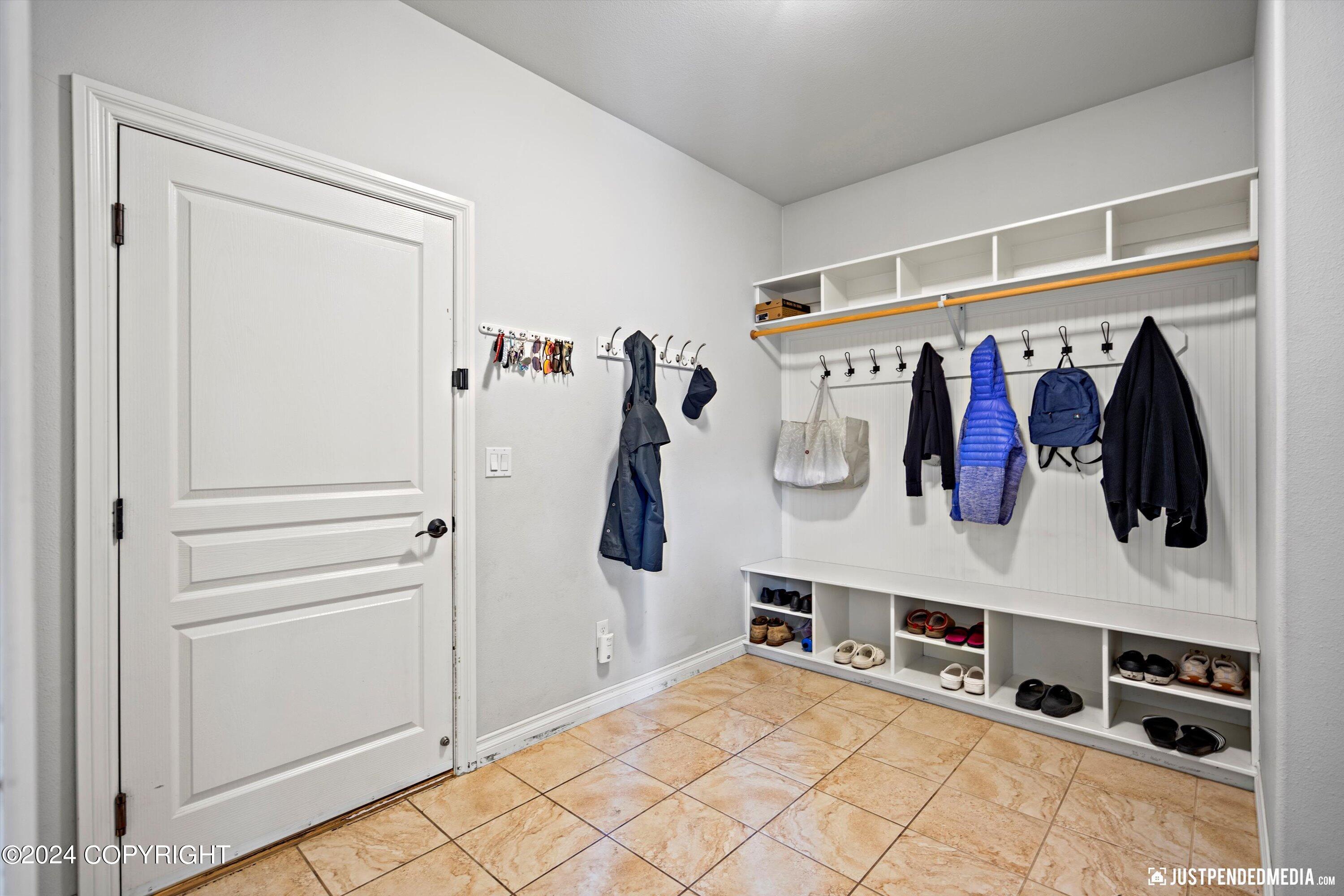3332 Morgan Loop