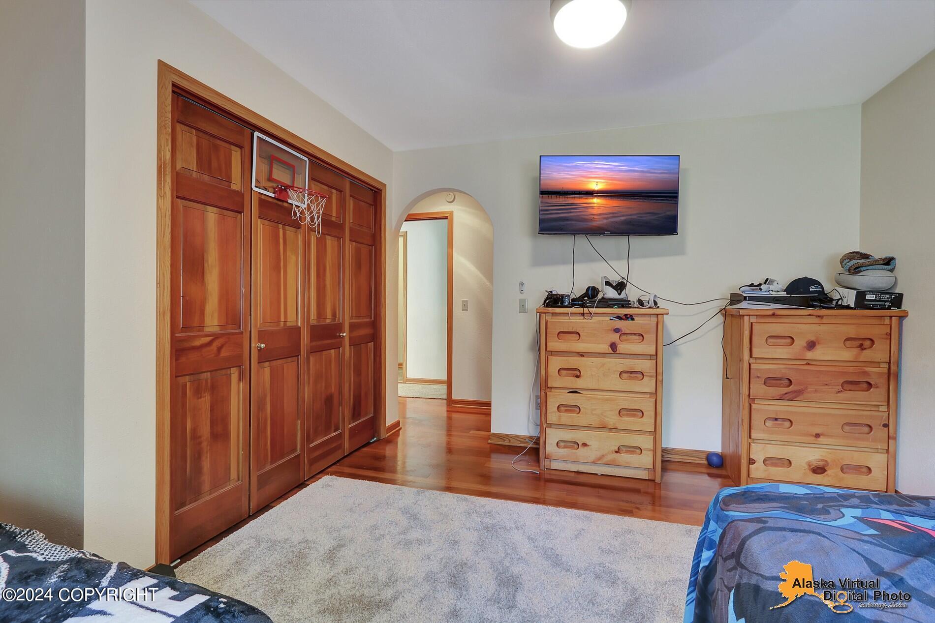 19444 Beverly Avenue