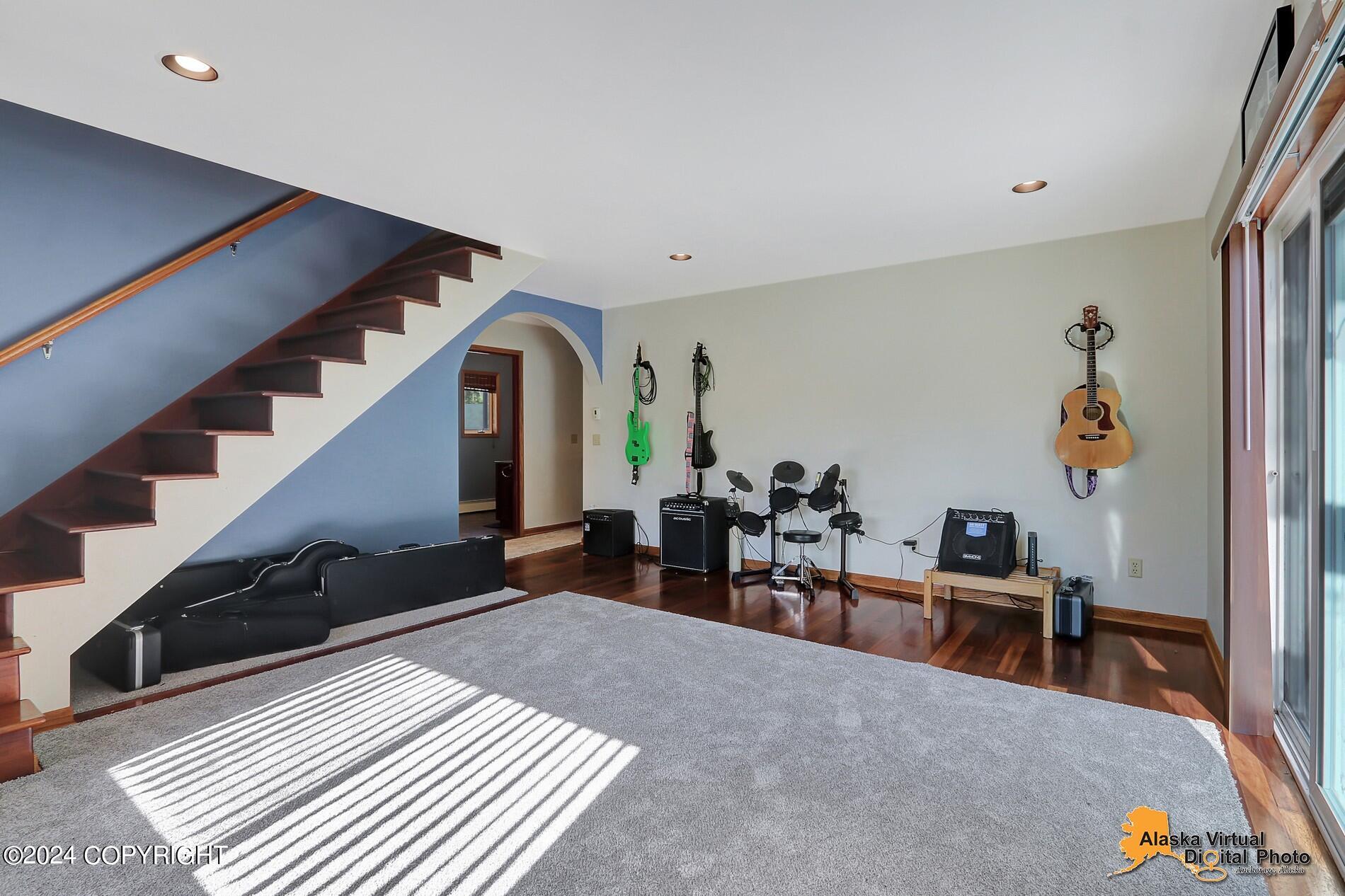 19444 Beverly Avenue