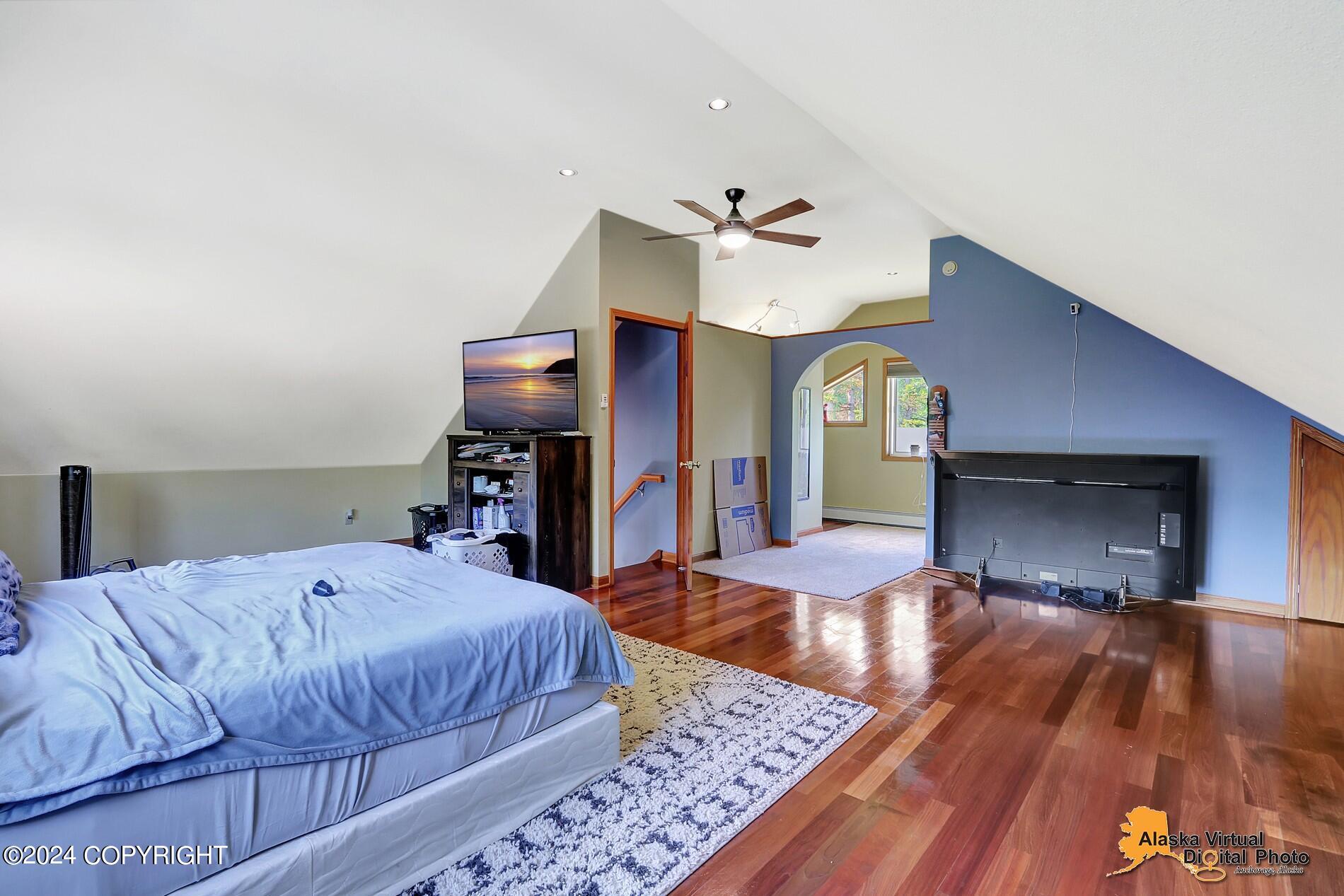 19444 Beverly Avenue