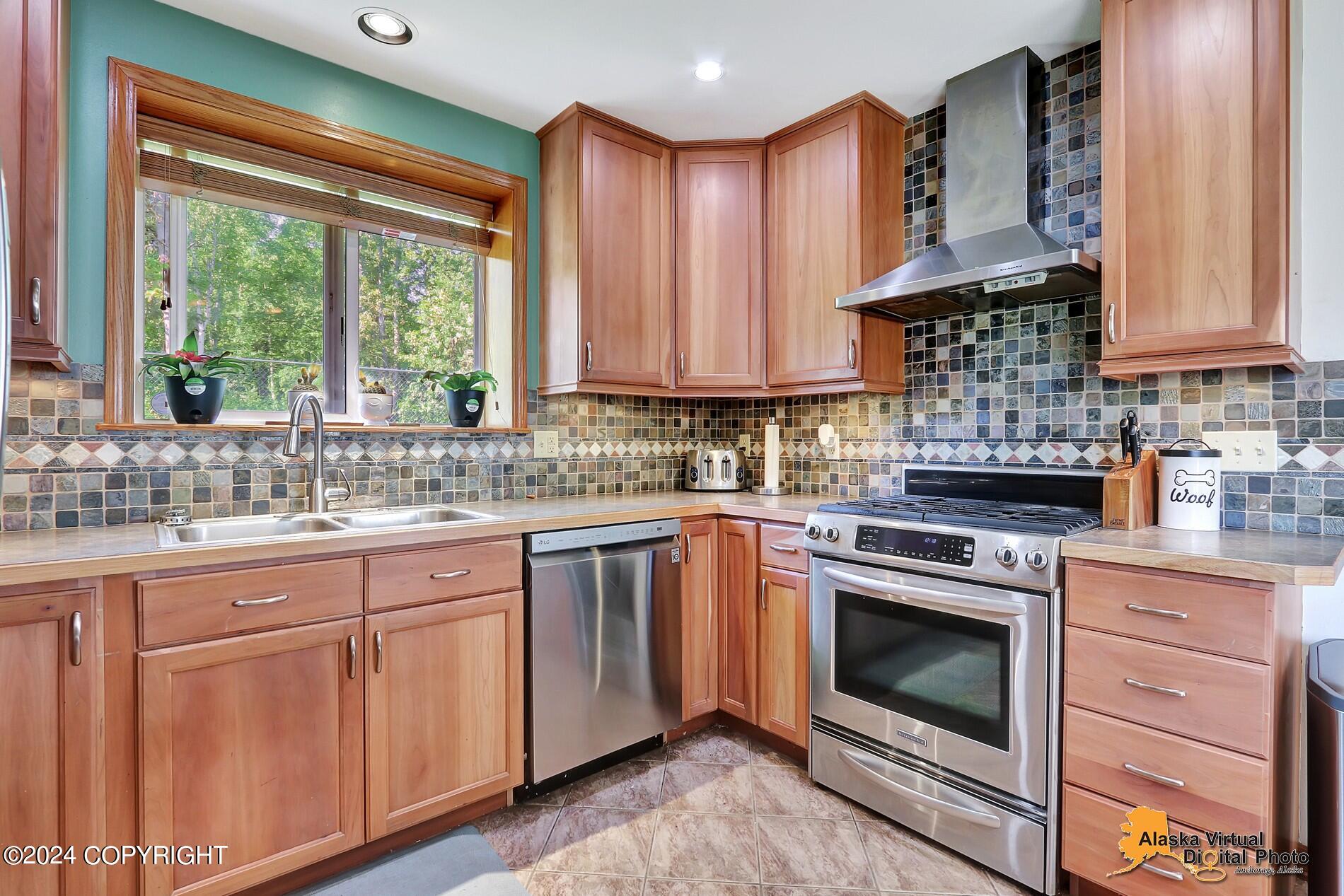 19444 Beverly Avenue