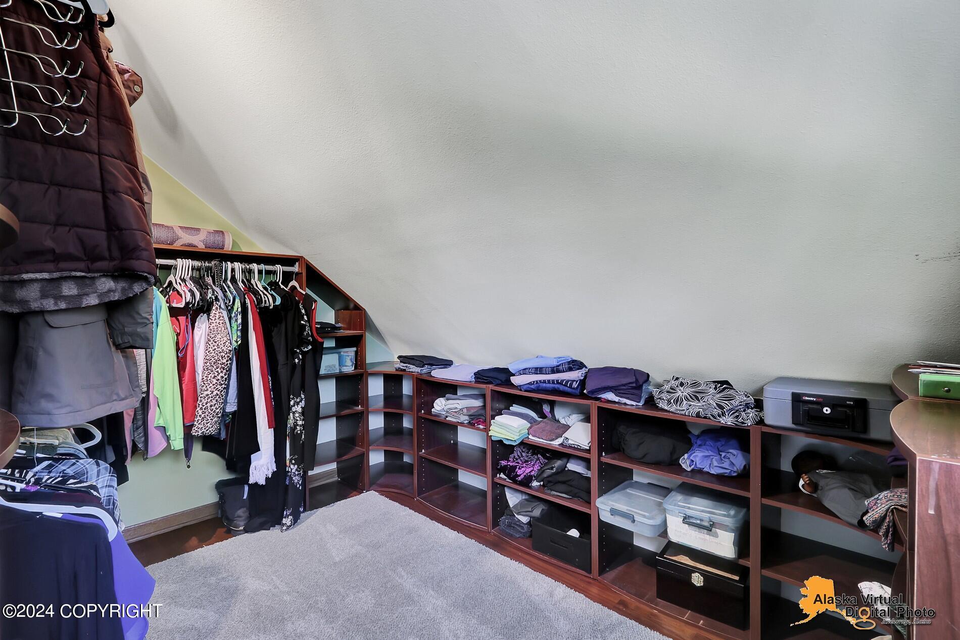 19444 Beverly Avenue