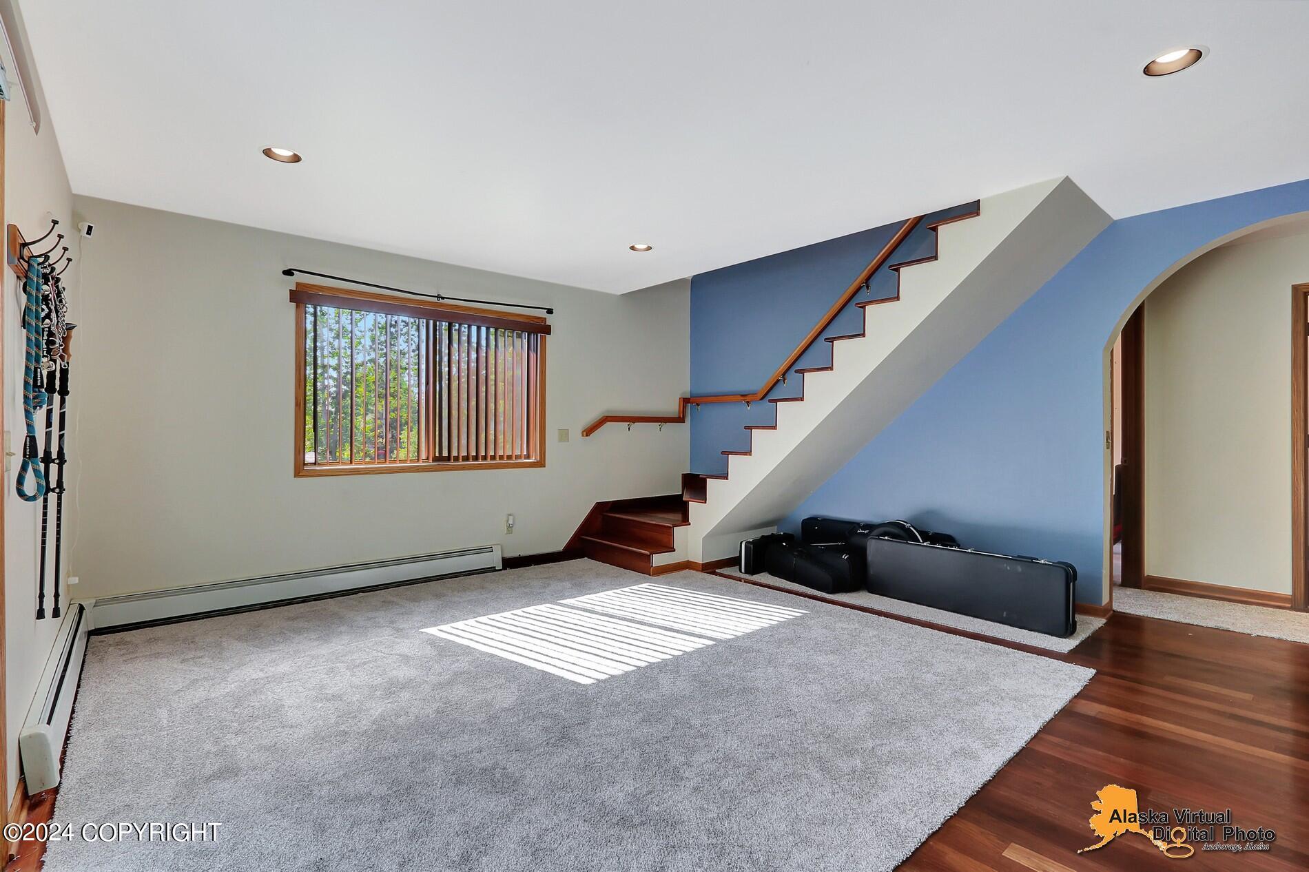 19444 Beverly Avenue