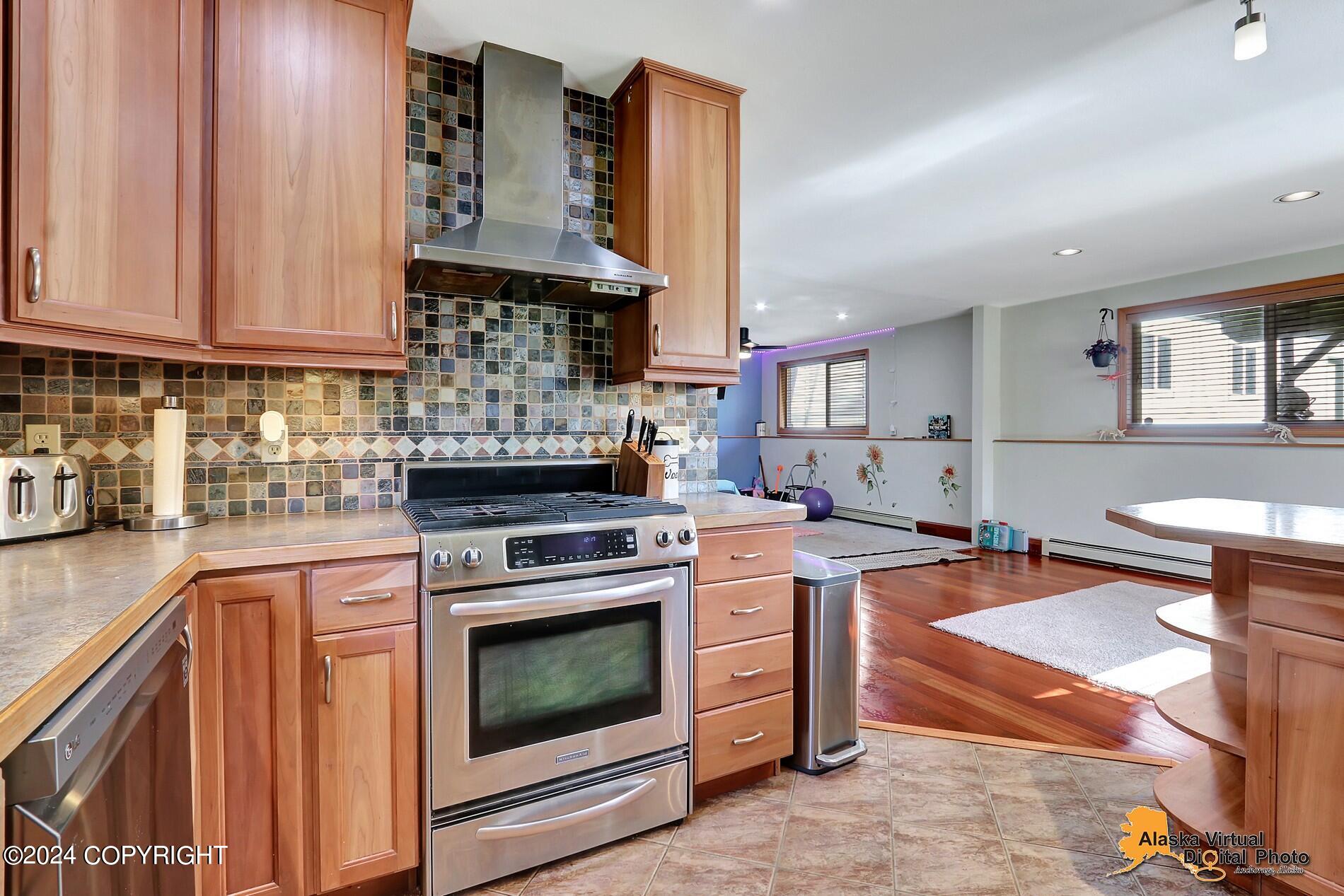 19444 Beverly Avenue