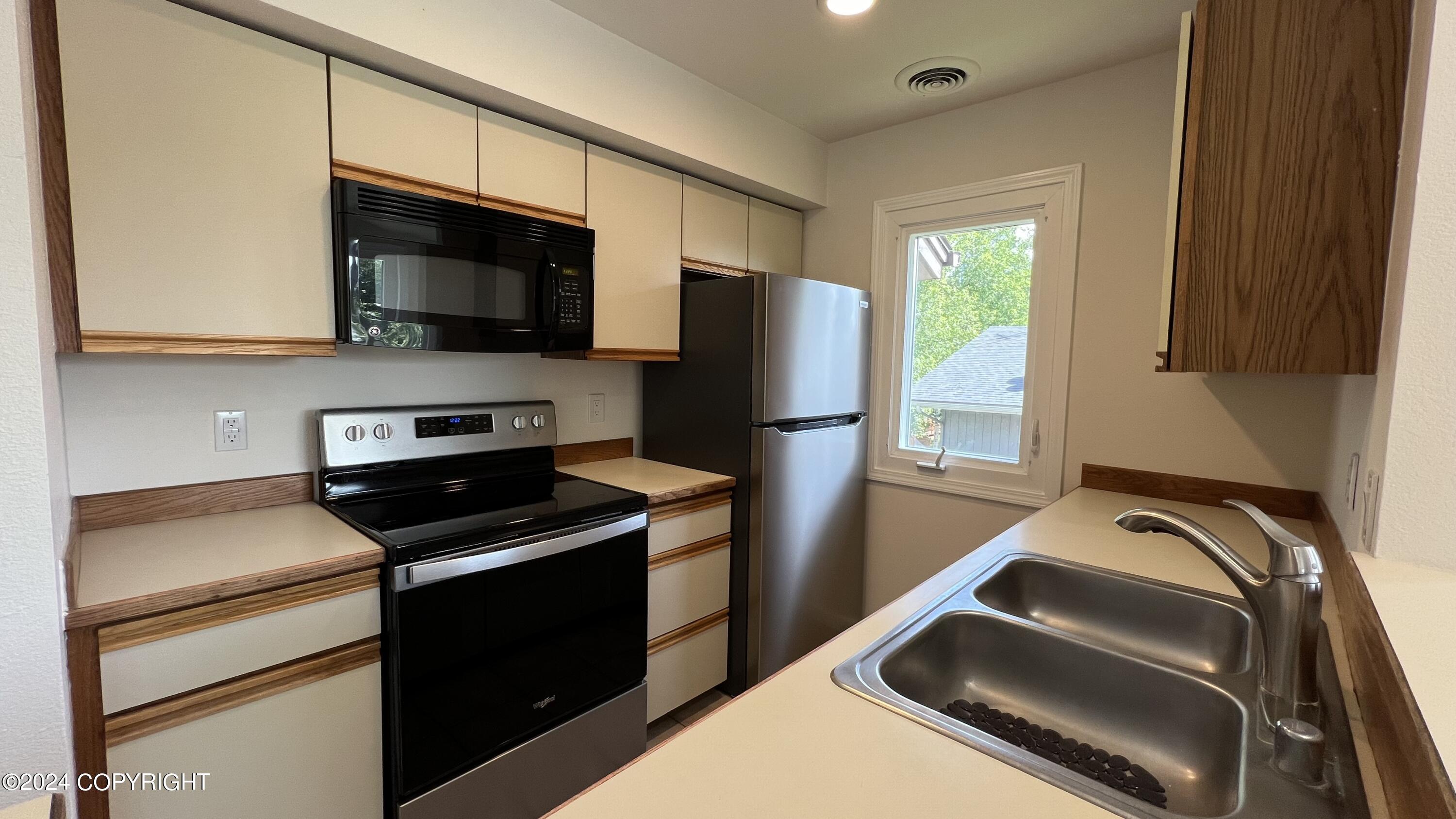 3425 Lakeshore Drive # 7