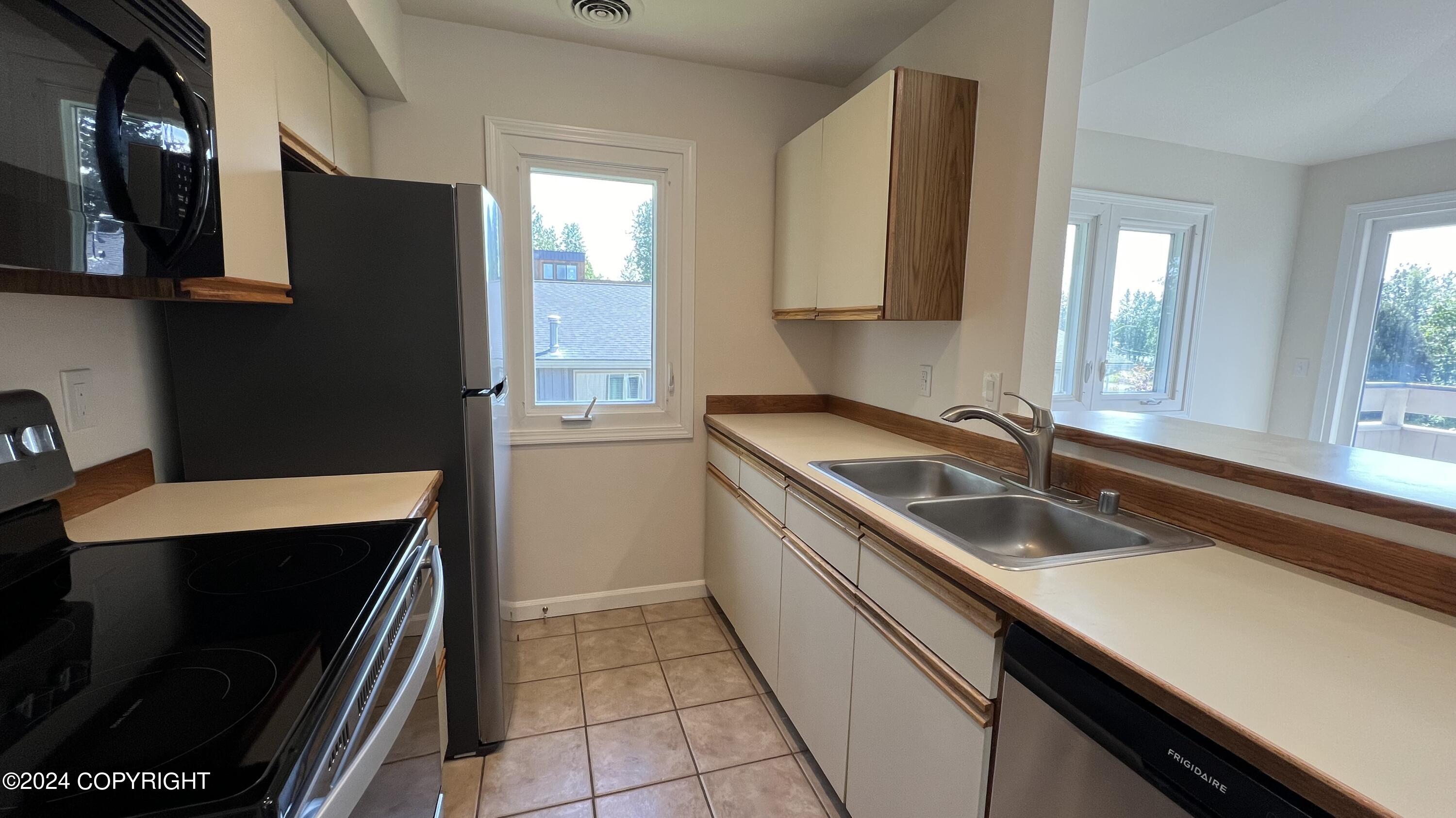 3425 Lakeshore Drive # 7