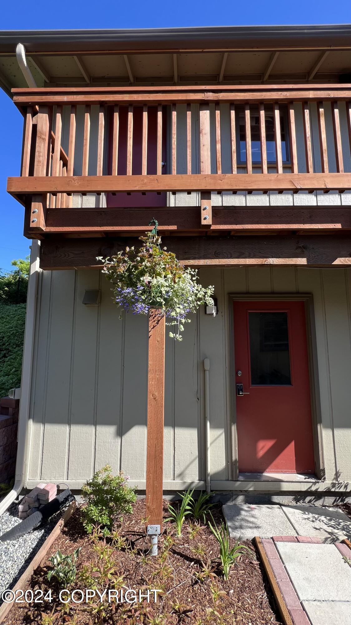 754 W 16th Avenue # 8 Unit: #8