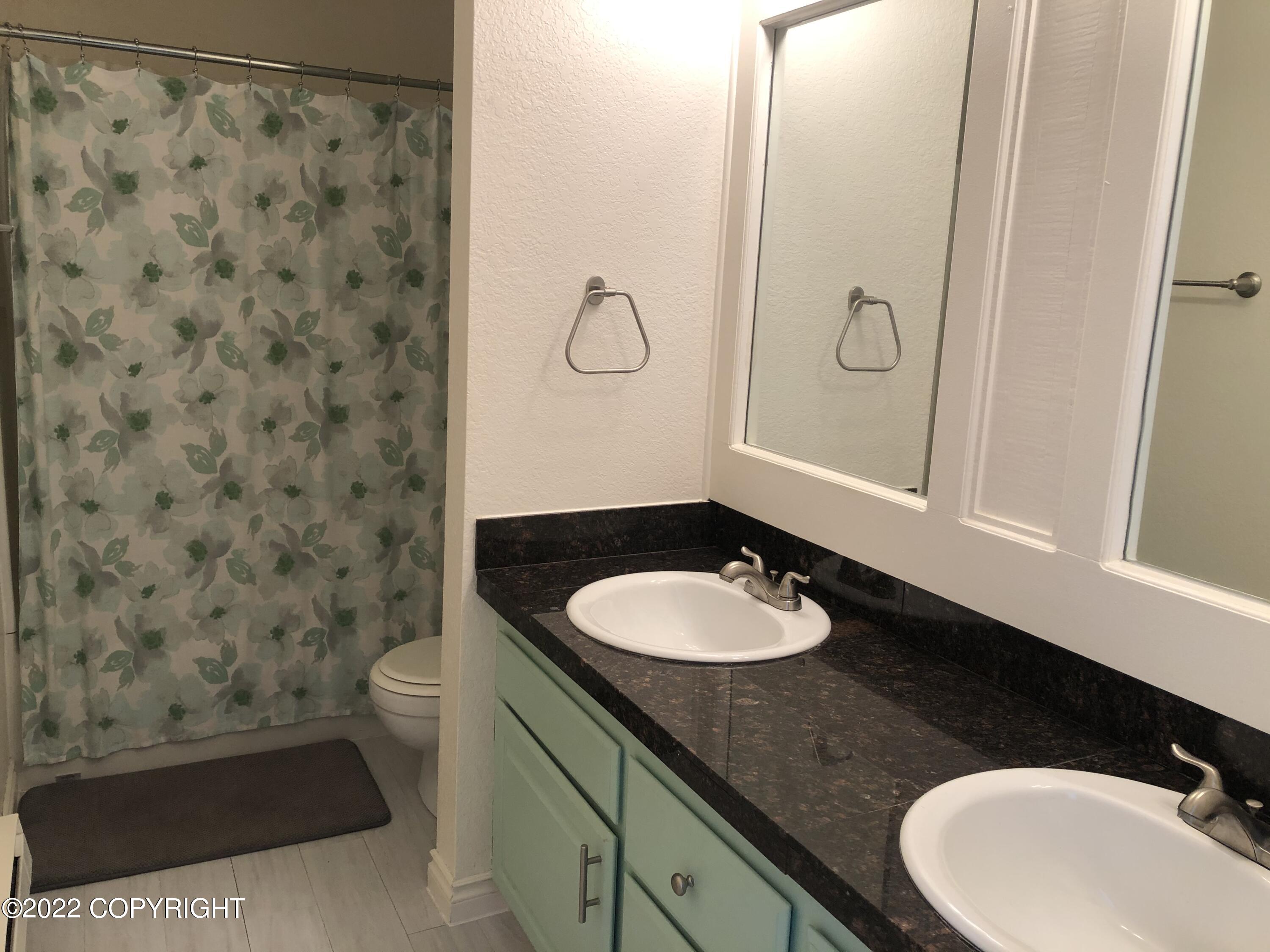 754 W 16th Avenue # 8 Unit: #8