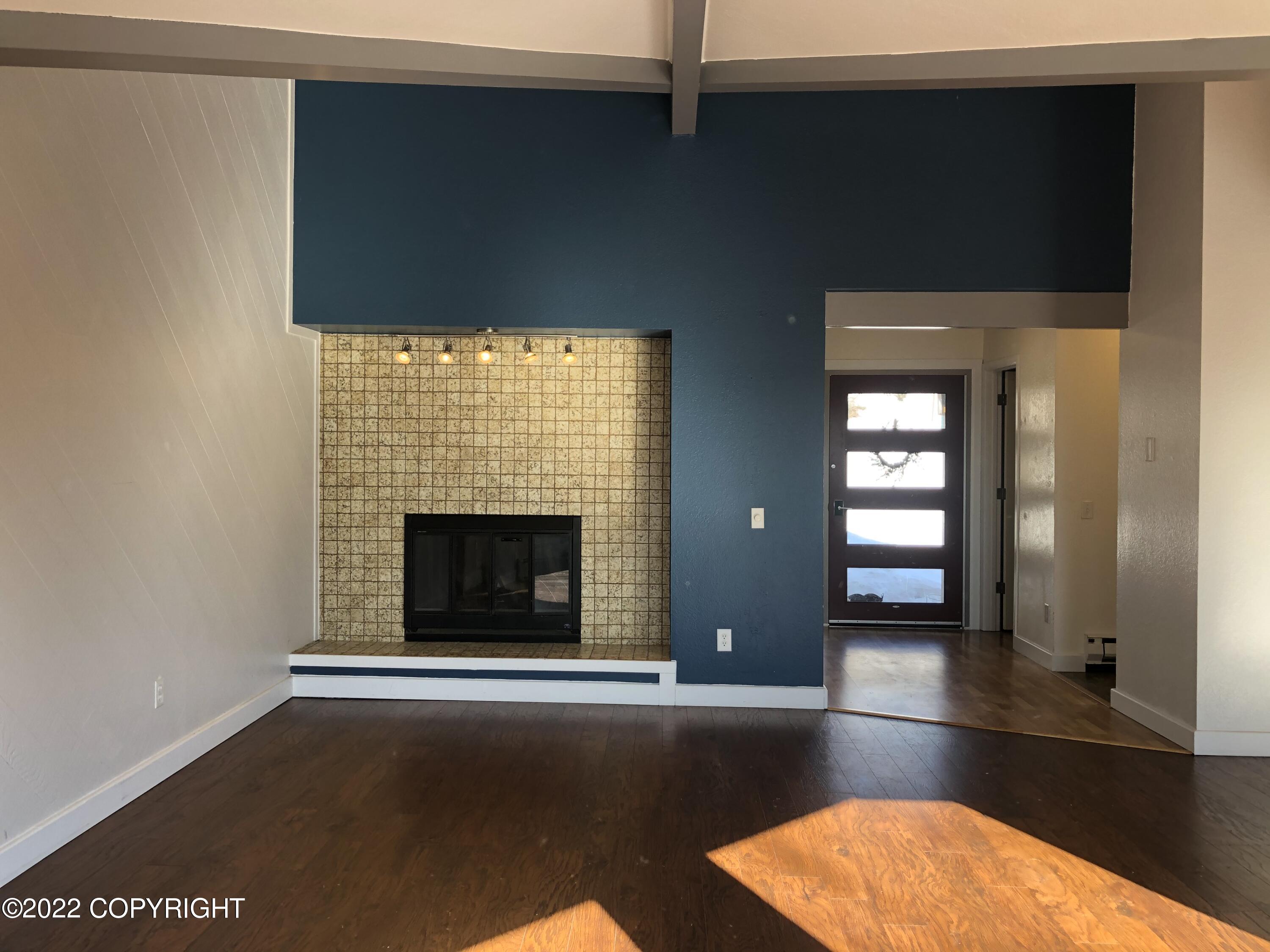 754 W 16th Avenue # 8 Unit: #8