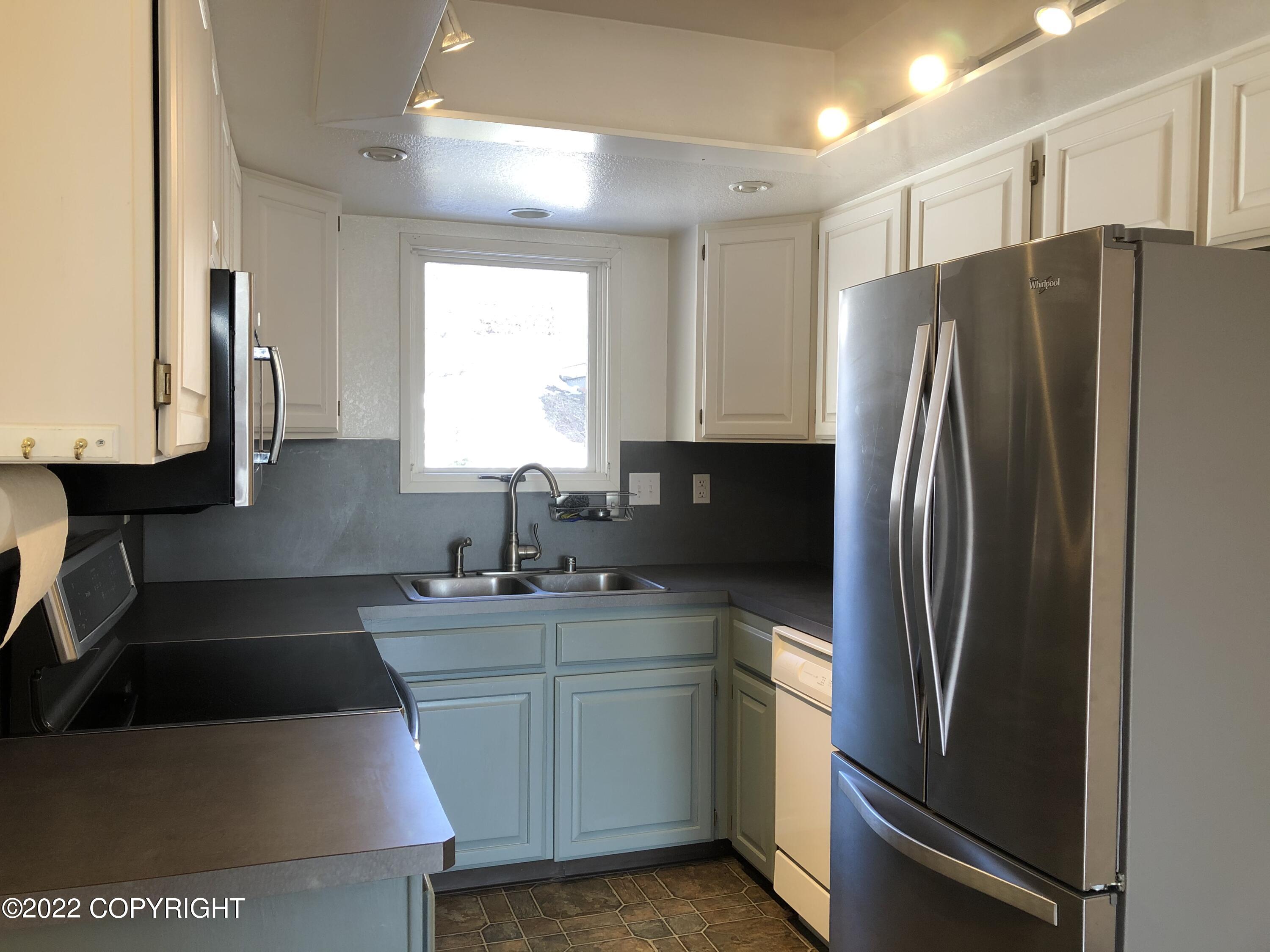 754 W 16th Avenue # 8 Unit: #8