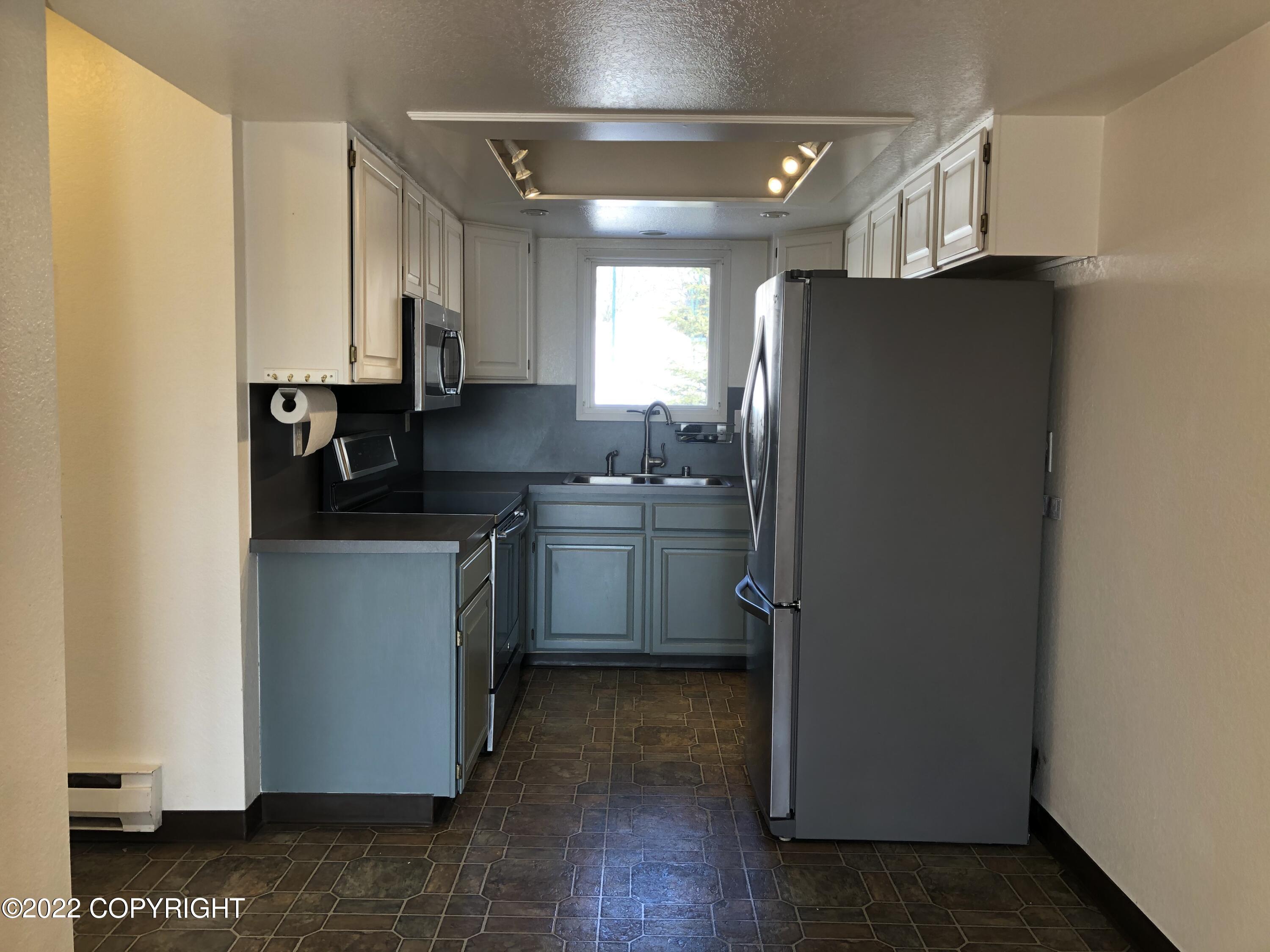 754 W 16th Avenue # 8 Unit: #8