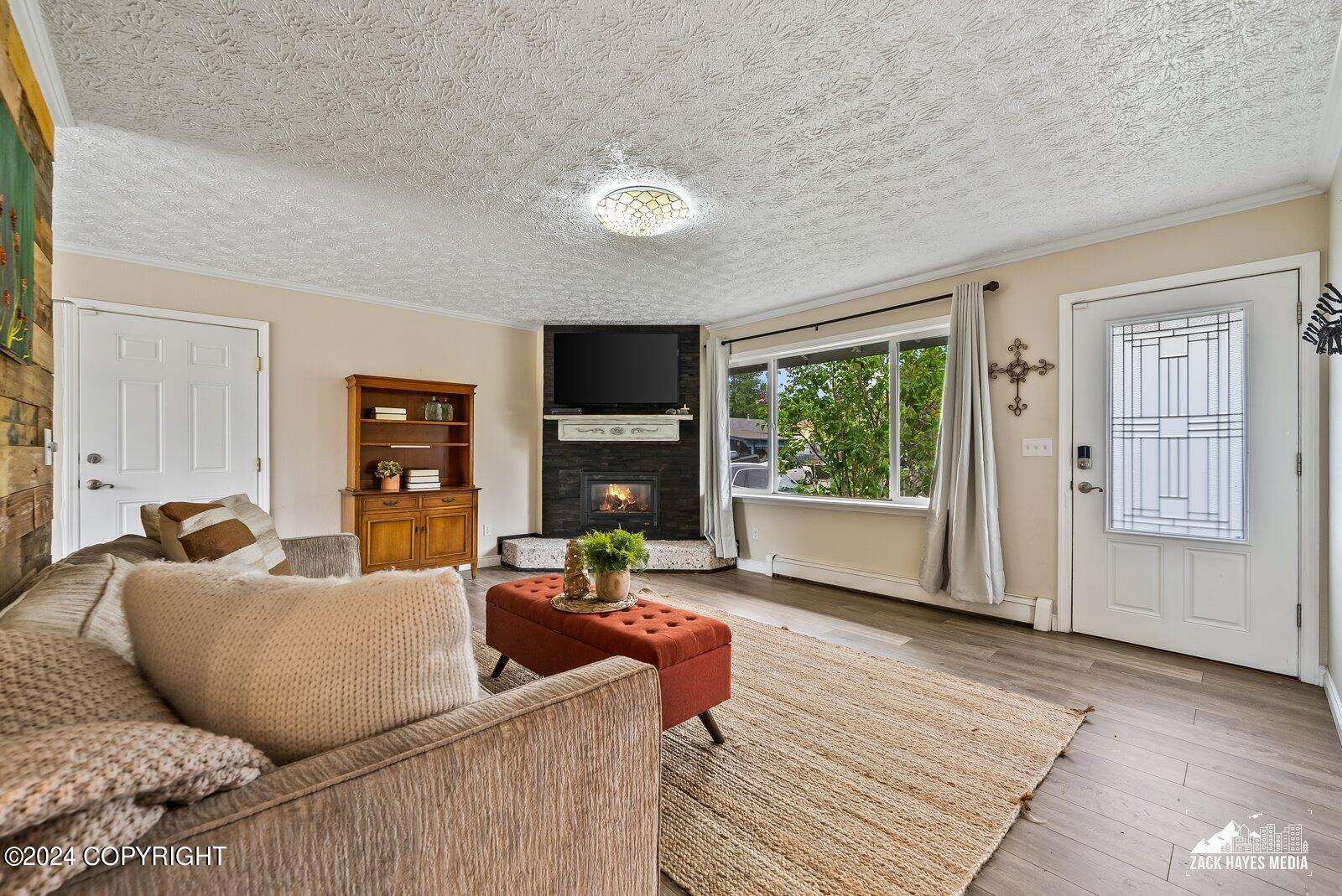 1911 E View Drive