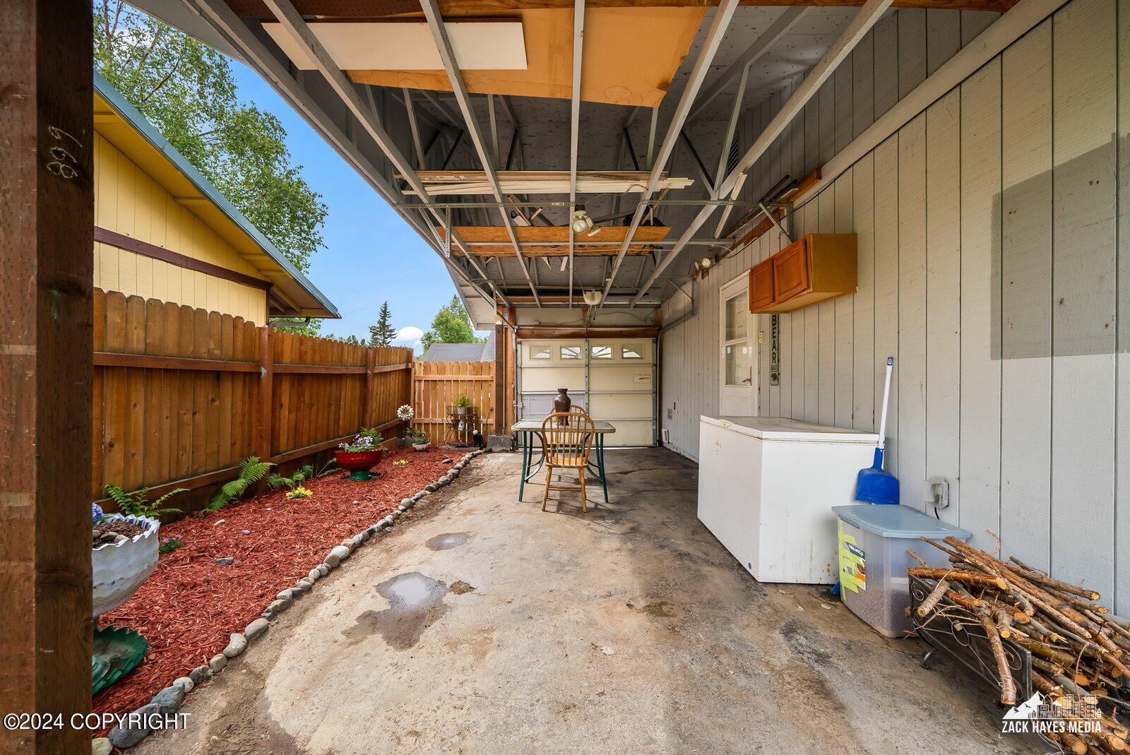 1911 E View Drive