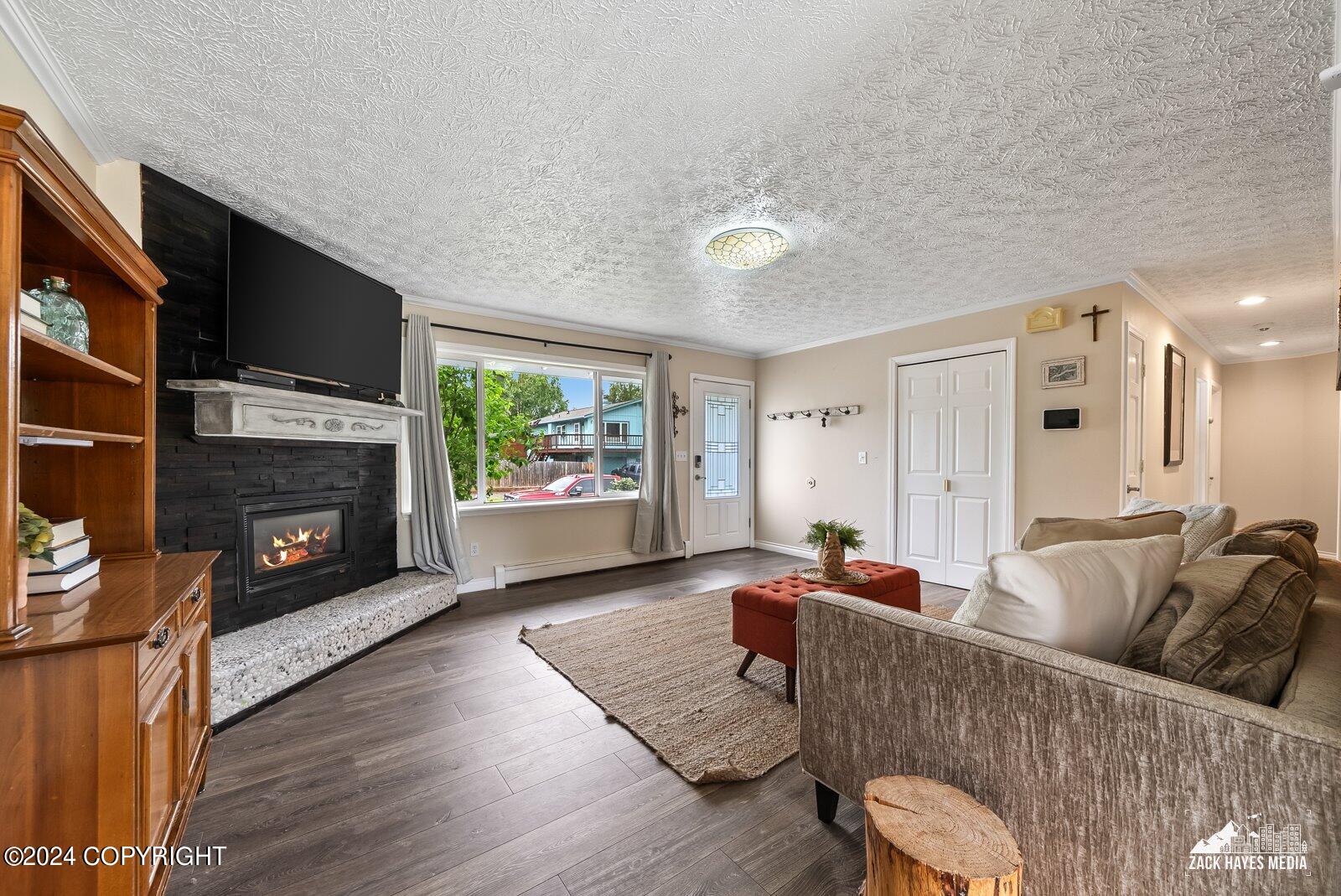 1911 E View Drive