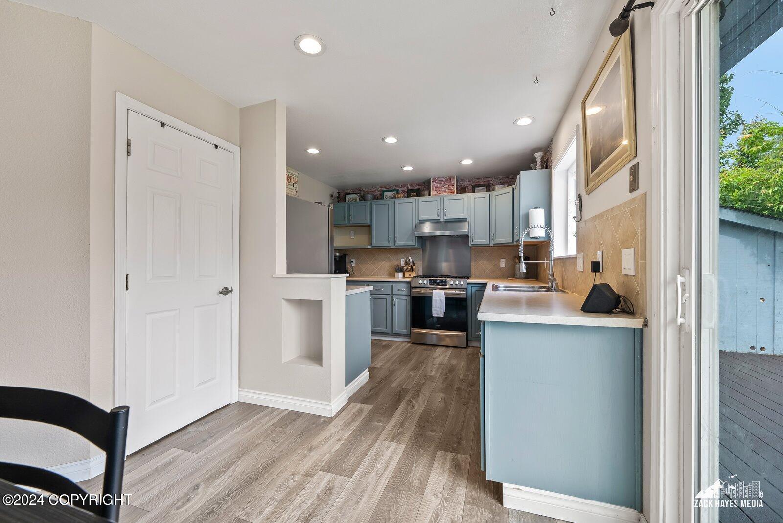1911 E View Drive