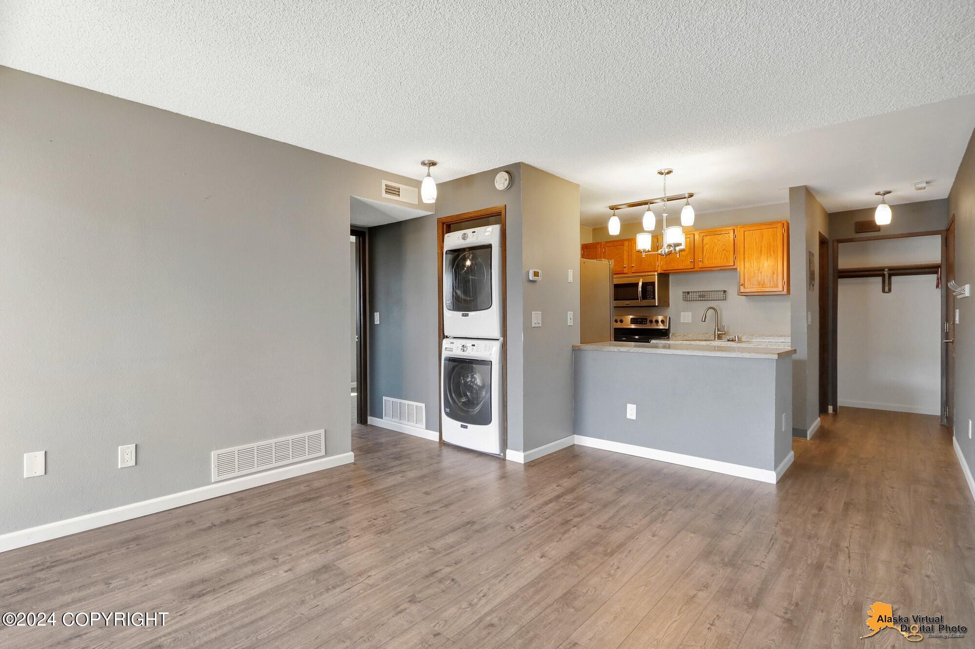 2210 Sentry Drive # 22 Unit: B-22