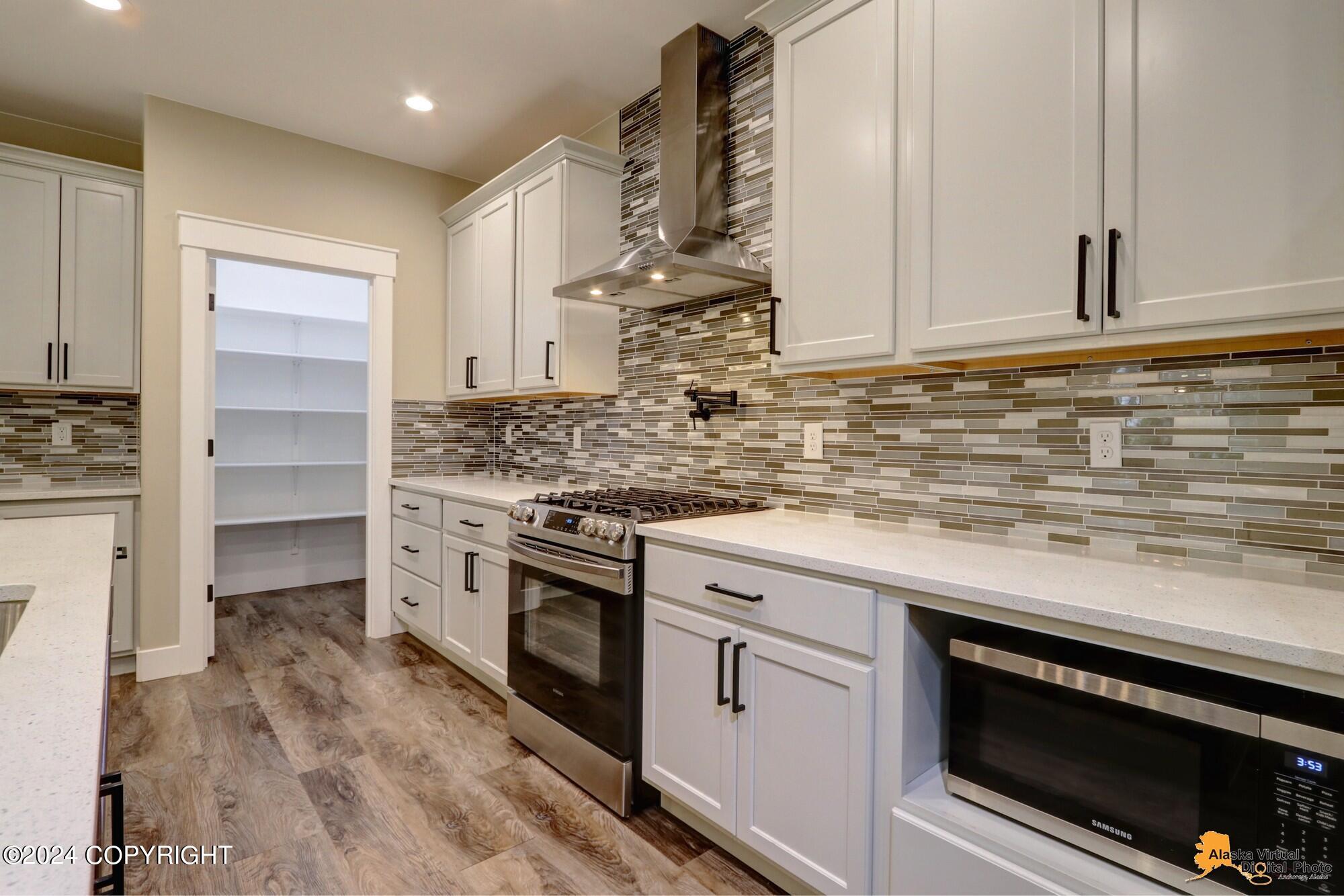 6623 W Creeksedge Drive