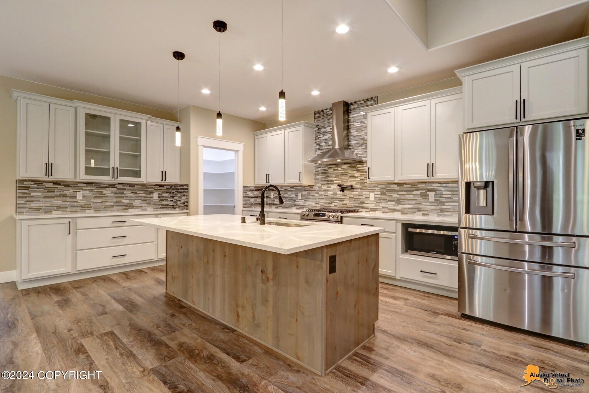 6623 W Creeksedge Drive