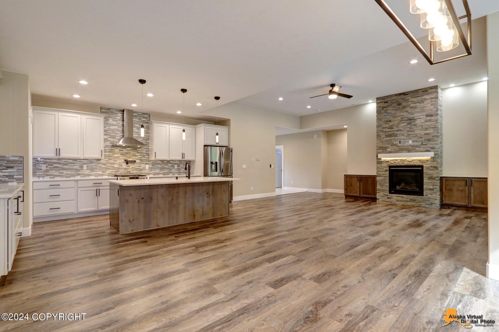 6623 W Creeksedge Drive