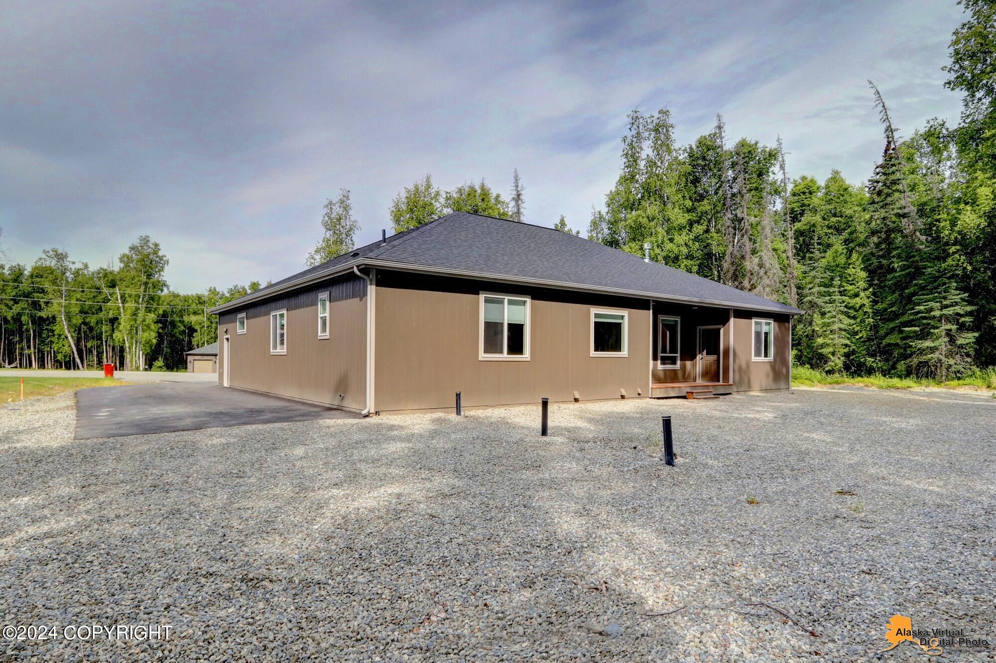 6623 W Creeksedge Drive