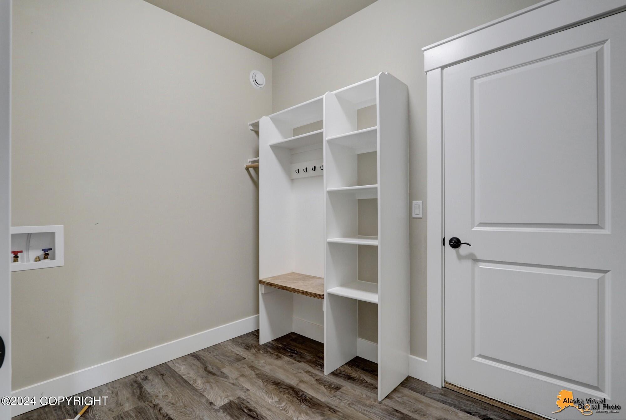 6623 W Creeksedge Drive