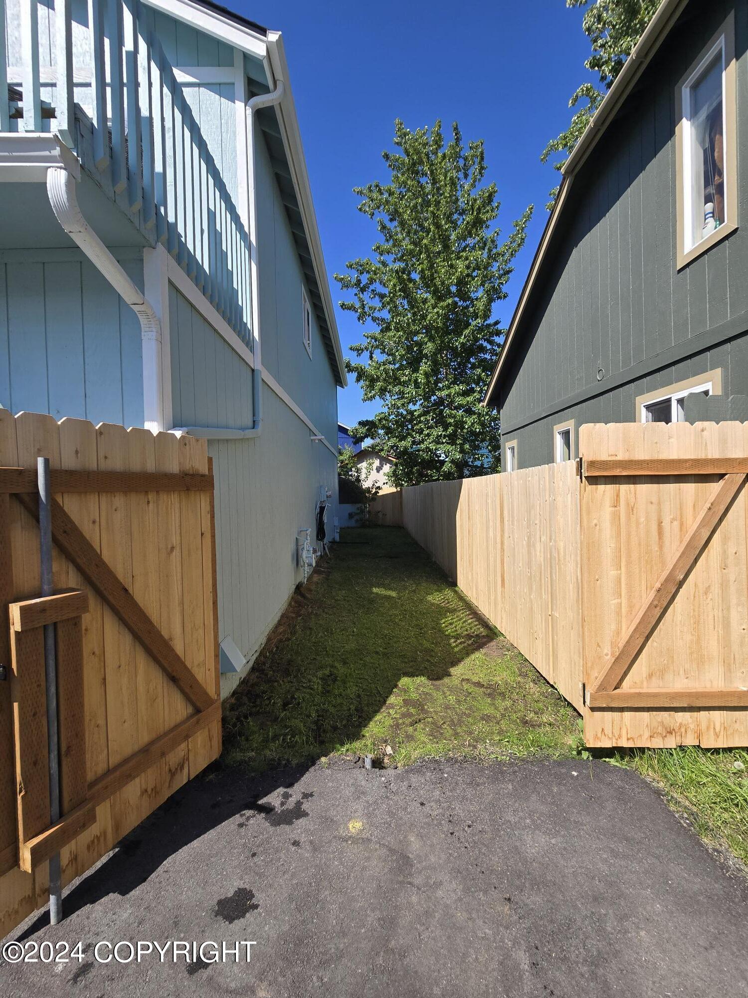 4241 Lakeridge Circle