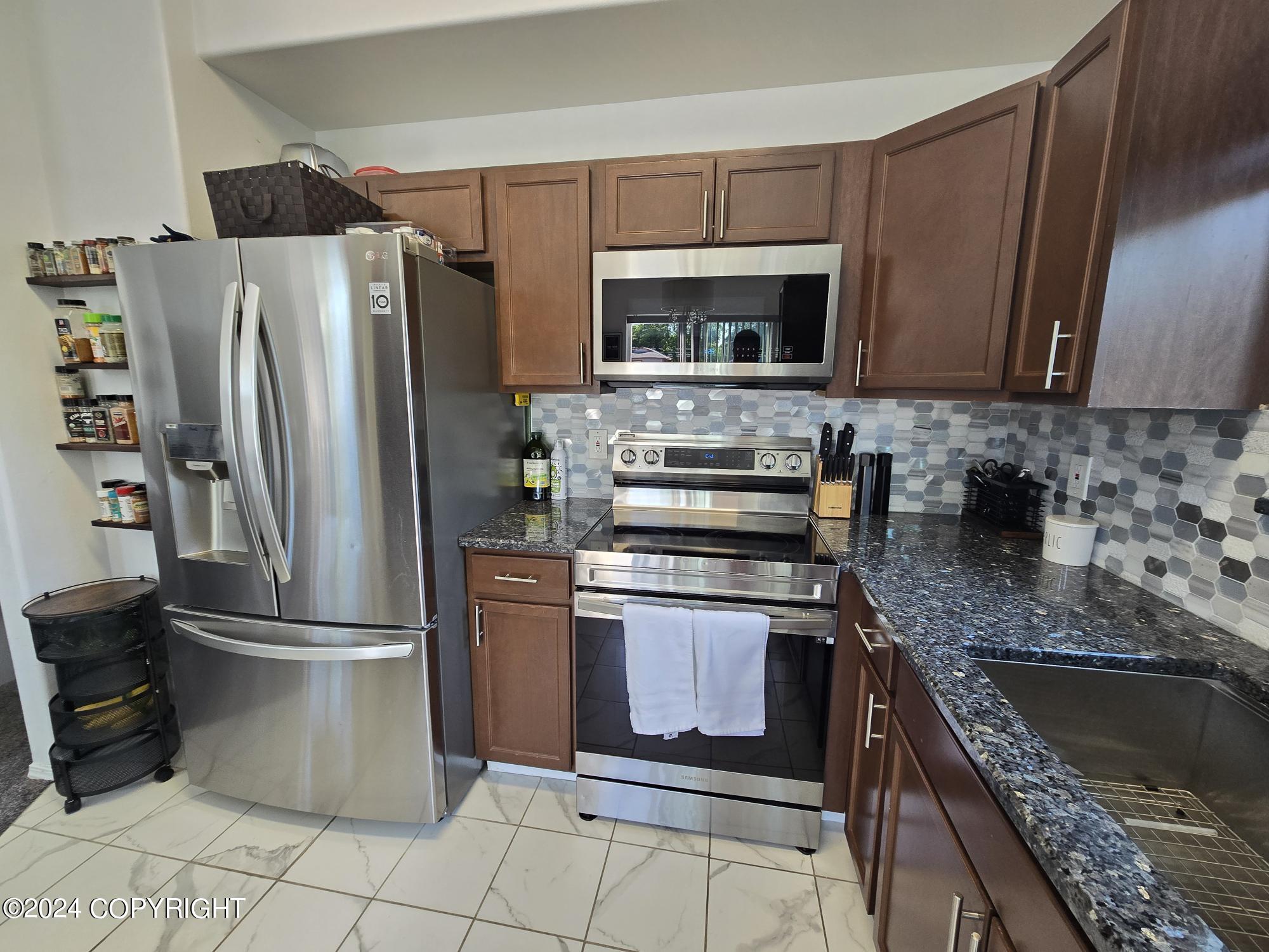 4241 Lakeridge Circle
